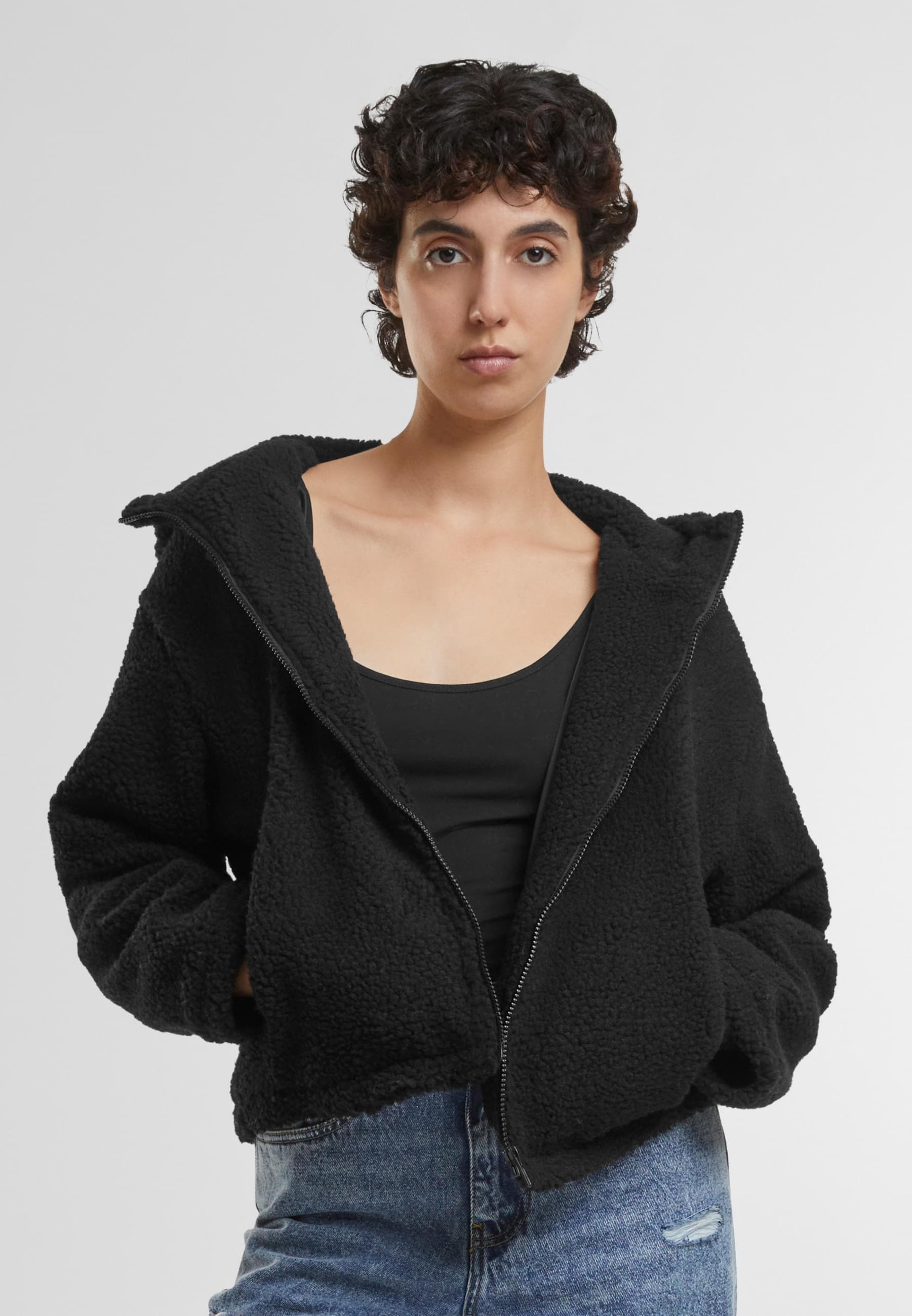URBAN CLASSICS Allwetterjacke »Urban Classics Ladies Short Hooded Sherpa Jacket«, (1 St.), mit Kapuze