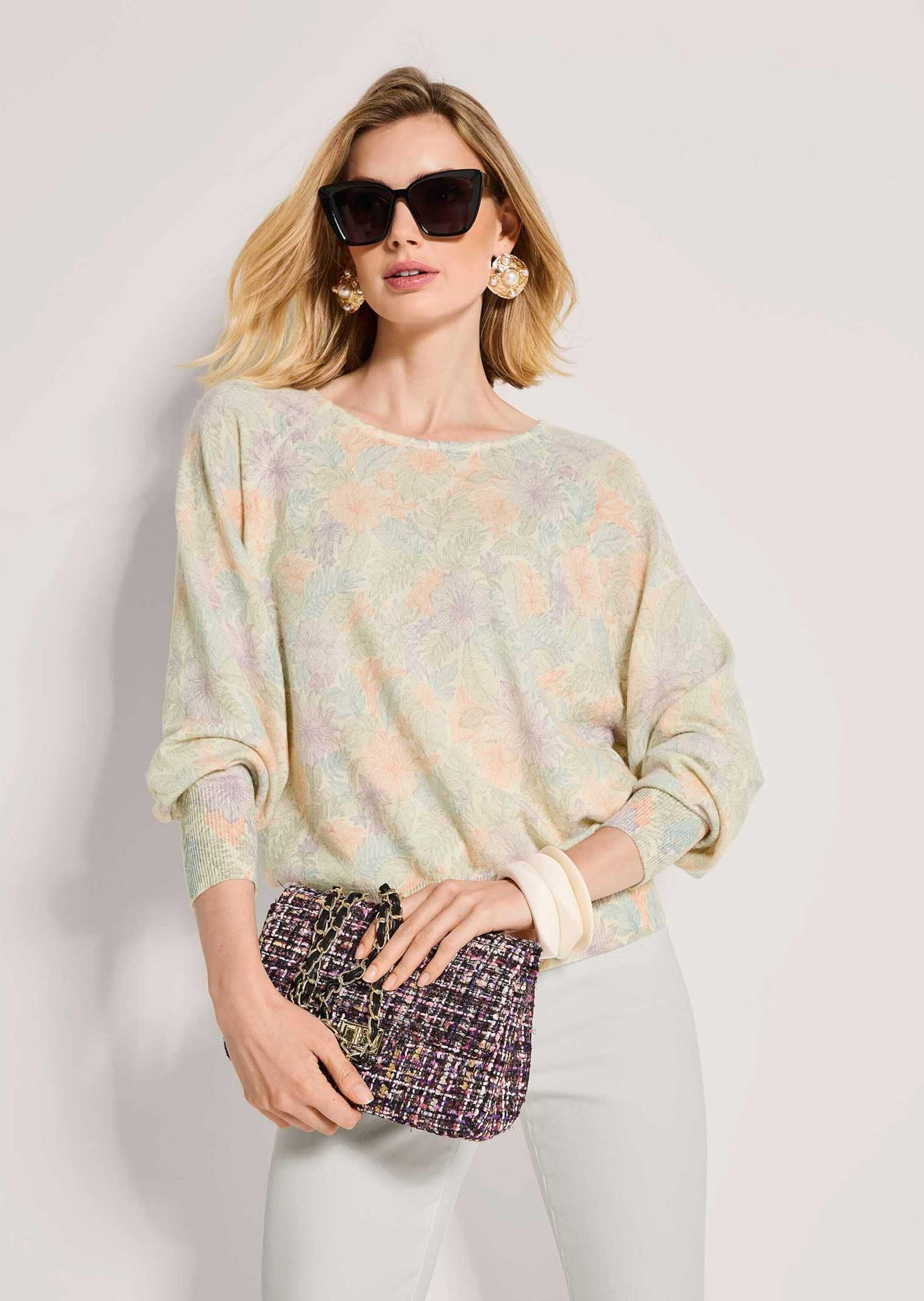 MADELEINE Longpullover »Kaschmirpullover Druckpullover mit zartem Blütenmuster« Fledermaus-Silhouette