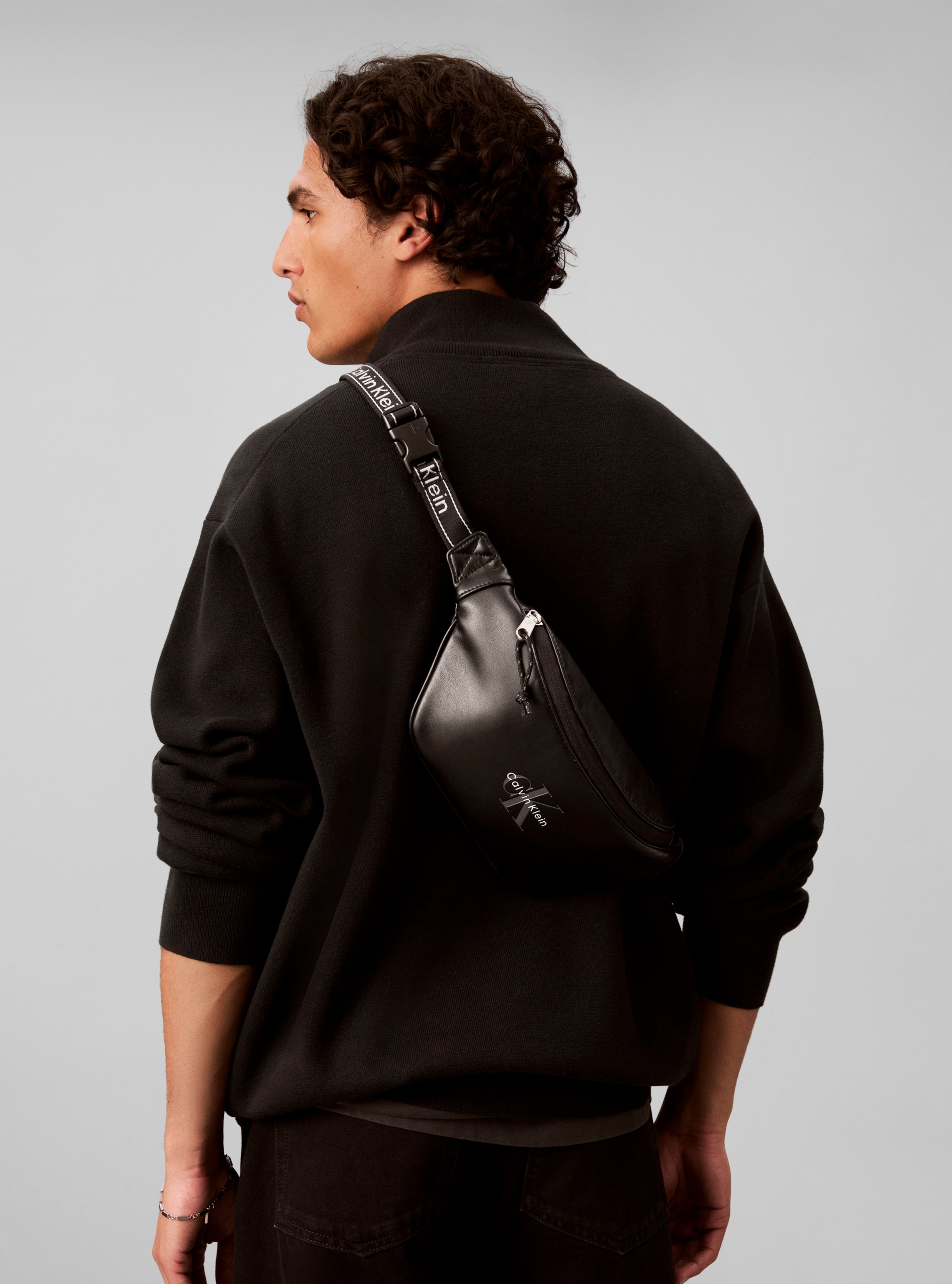 Calvin Klein Gürteltasche »BOLD LOGO WEBBING WAISTBAG« Unisex Minibag, Bauchtasche mit Logoschriftzug