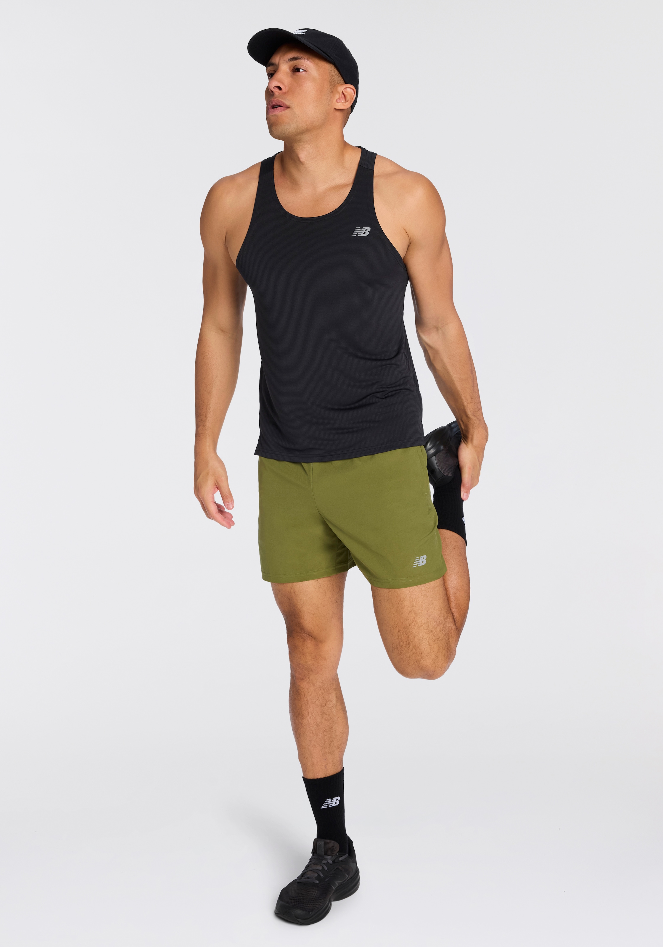 New Balance Laufshorts »SPORT ESSENTIAL SHORT 5«  für Laufen und Fitness, in sportlichem Stil, feuchtigkeitsabweisend