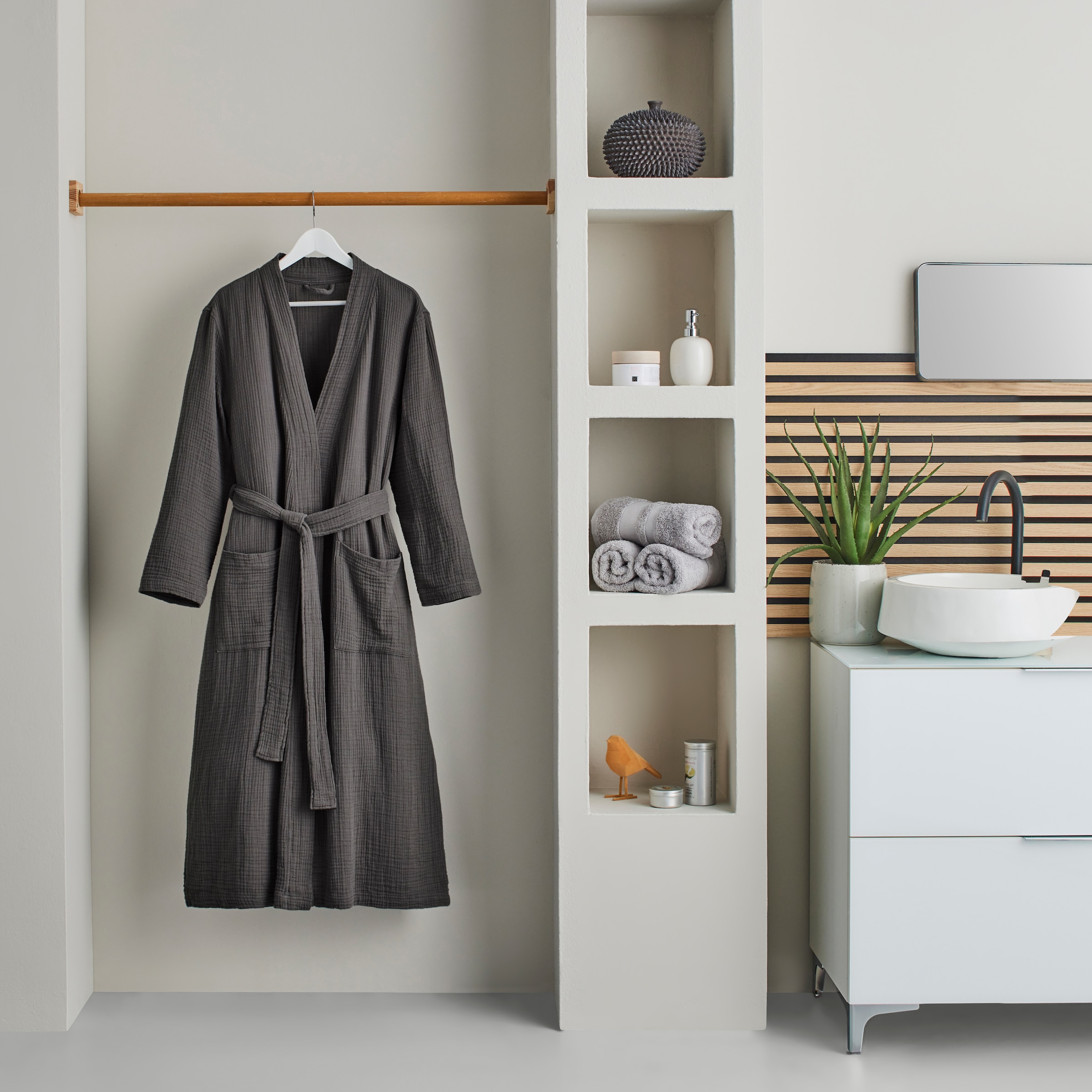my home Bademantel »Juna Musselin, ideal für Sauna & Spa, Hotelbademantel, Morgenmantel«, (1 St.), modern, leichte Qualität, 100% Baumwolle