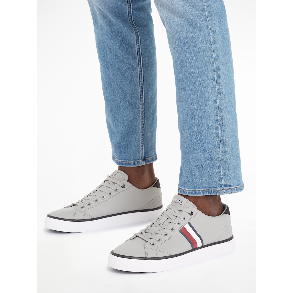 Tommy Hilfiger Sneaker »TH HI VULC LOW STRIPES MESH«, mit seitlichen Streifen, Freizeitschuh, Halbschuh, Schnürschuh