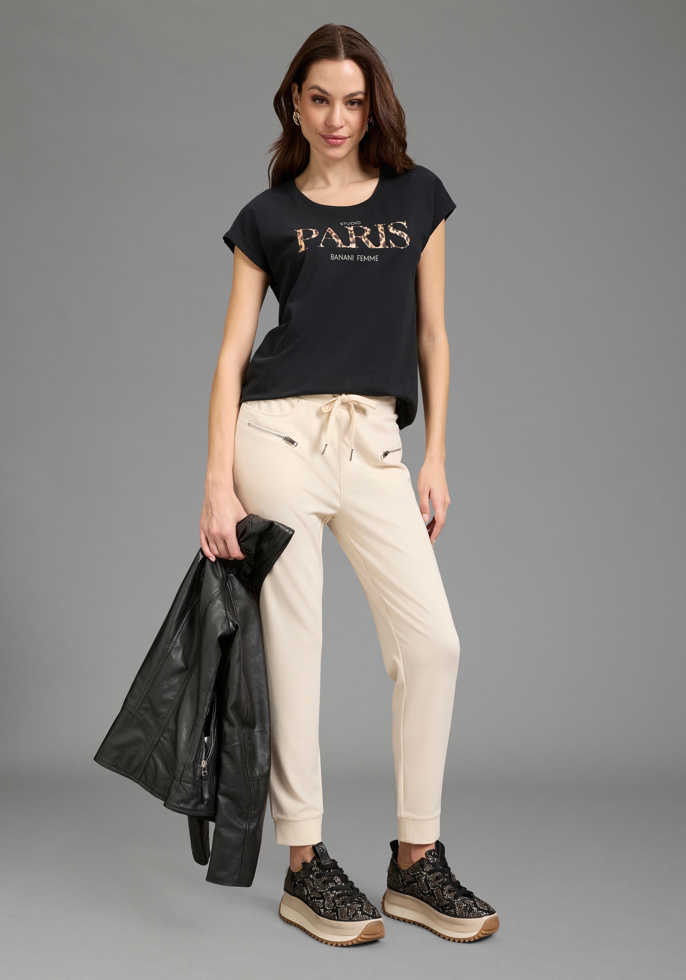 Bruno Banani T-Shirt Basic-Passform und Leoparden-Print