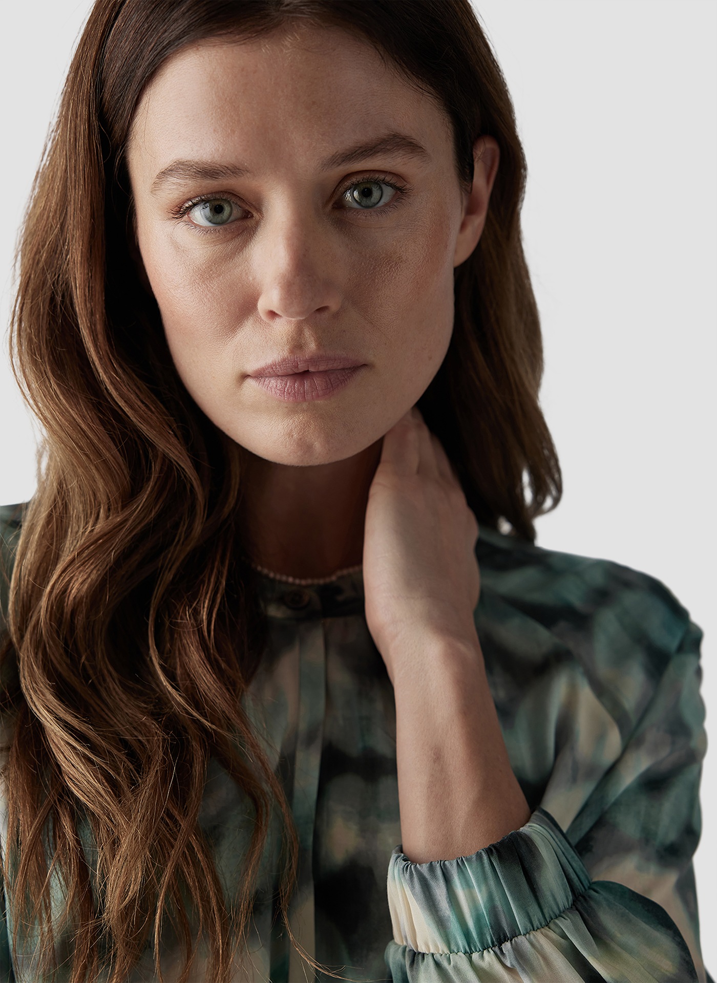 LeComte Klassische Bluse »LeComte Elegante Bluse mit Aquarell-Design und Schlitzdetail«