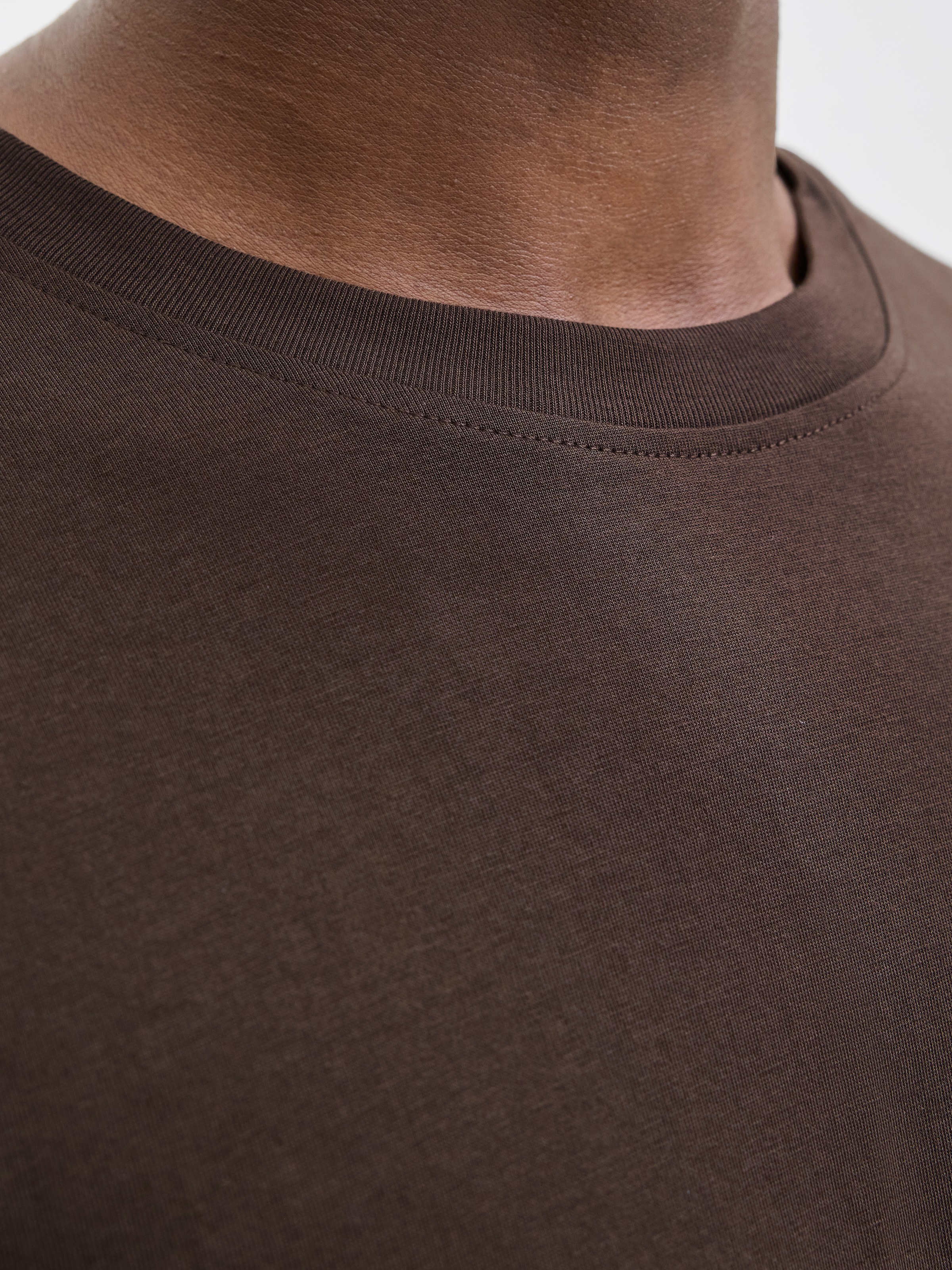 Thumbnail - Jack & Jones Rundhalsshirt "JJESTAR mit Pigmentprint und Baumwollgefühl" mit Pigmentprint