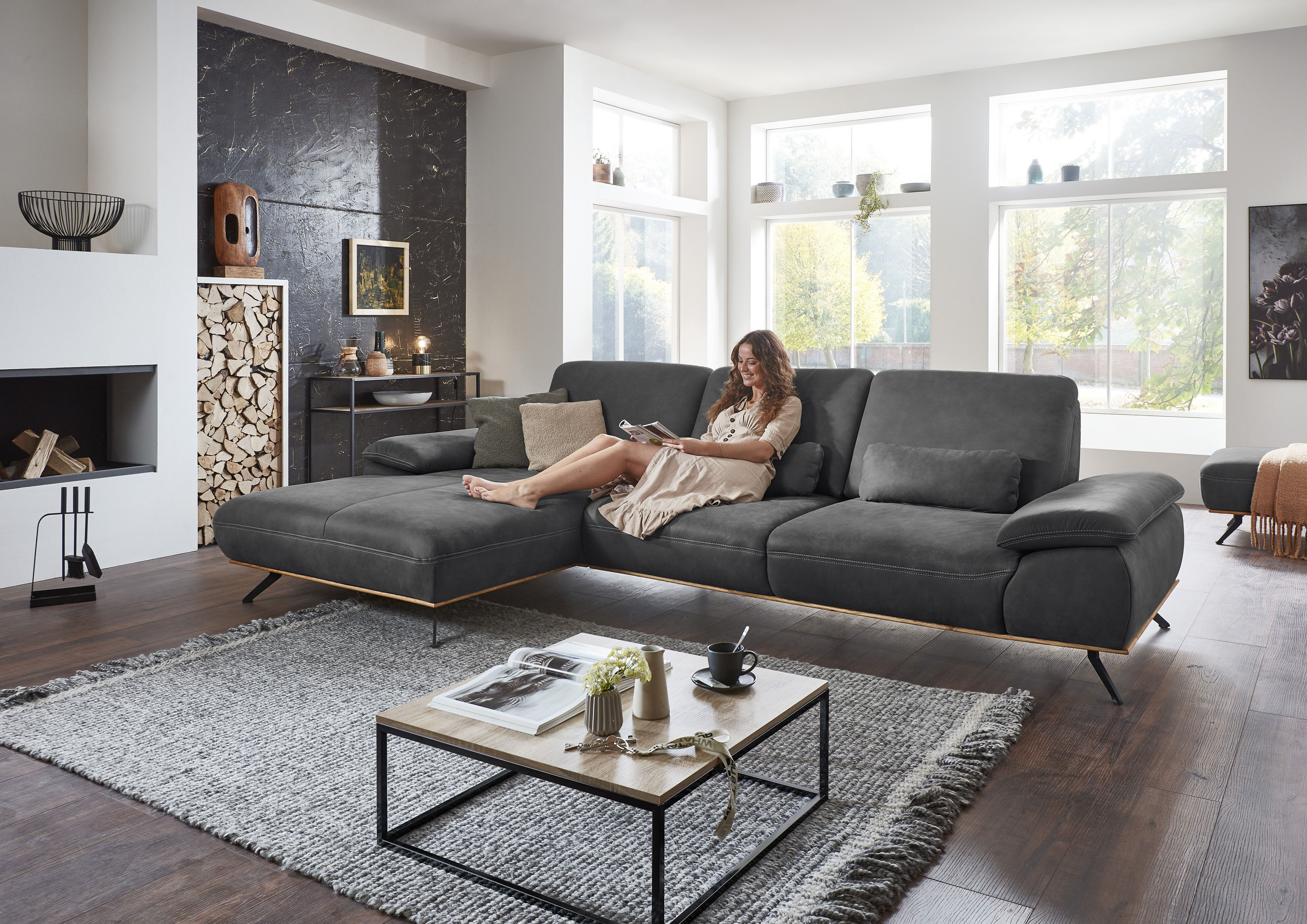 Die PlanBar Ecksofa "PN-EM18063 L-Form, B: 322 cm" wahlweise mit echt bezogenem Rücken und Sitztiefenverstellung