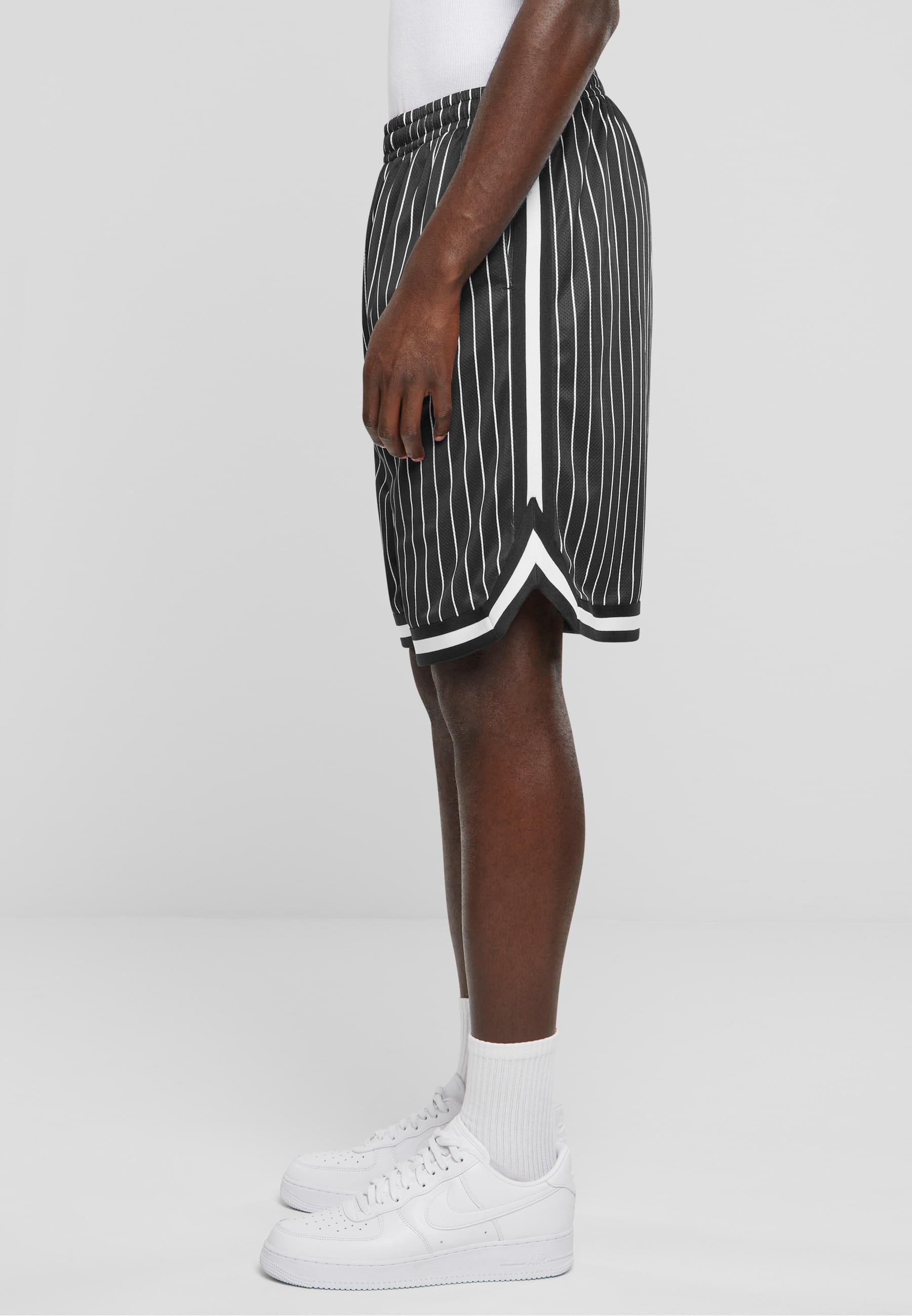 URBAN CLASSICS Shorts »Urban Classics Herren Striped Mesh Shorts«, (1 tlg.)