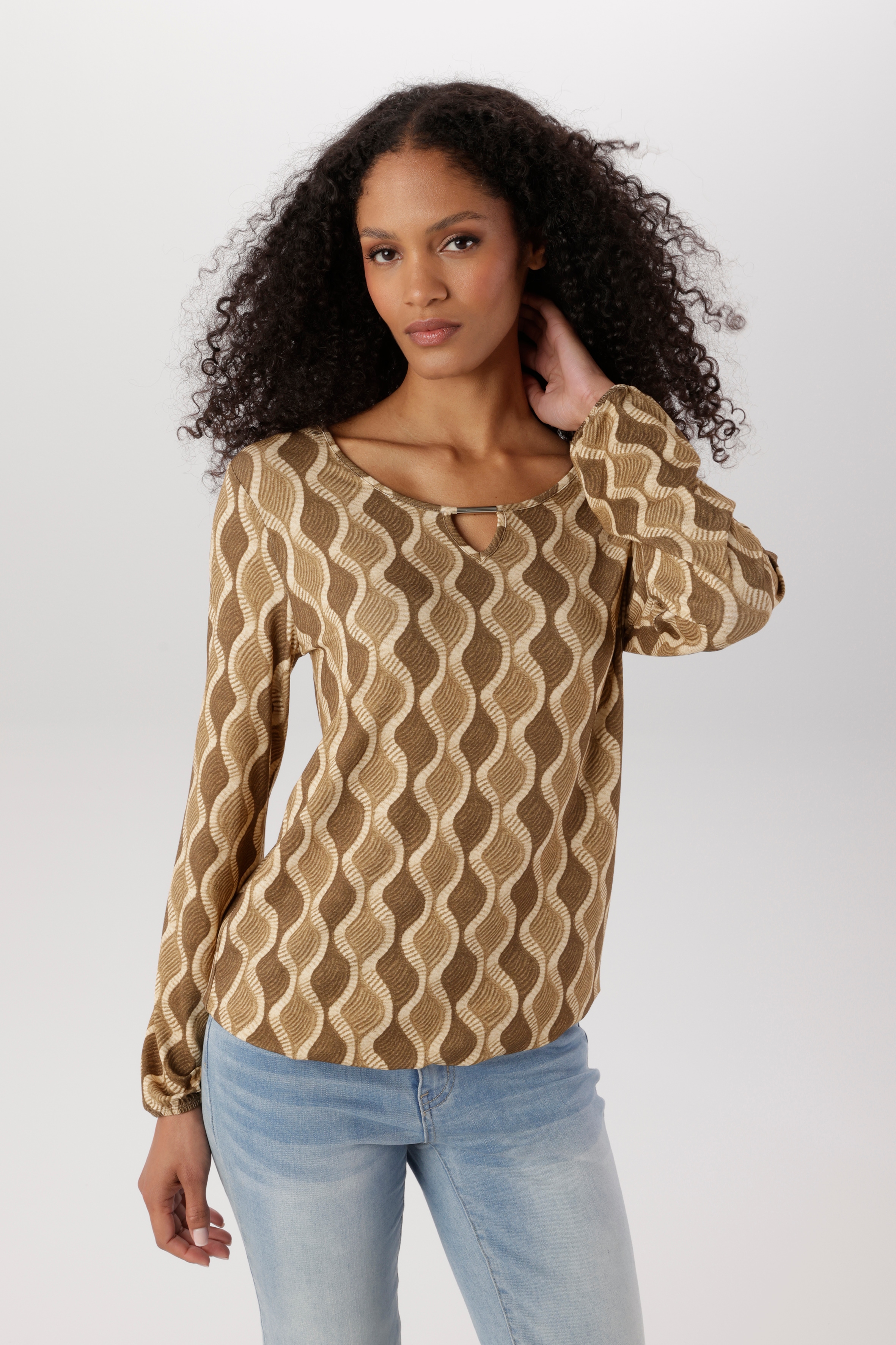 Aniston SELECTED Langarmshirt mit Cut-out und dekorativer Allover-Wellenmusterung - NEUE KOLLEKTION