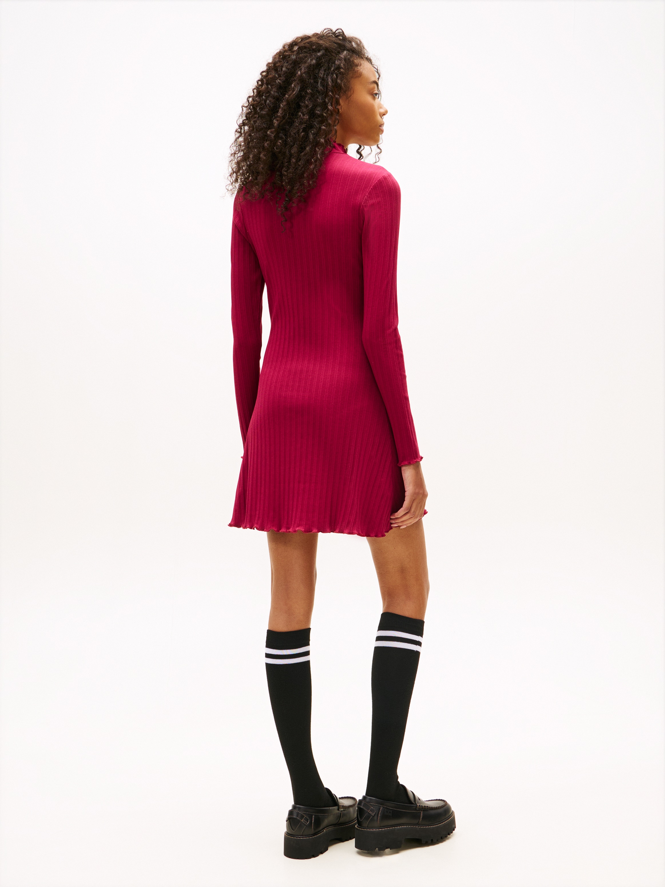 Tommy Jeans A-Linien-Kleid »TJW F&F RIB LETTUCE EDGE DRESS« in gerippter Struktur