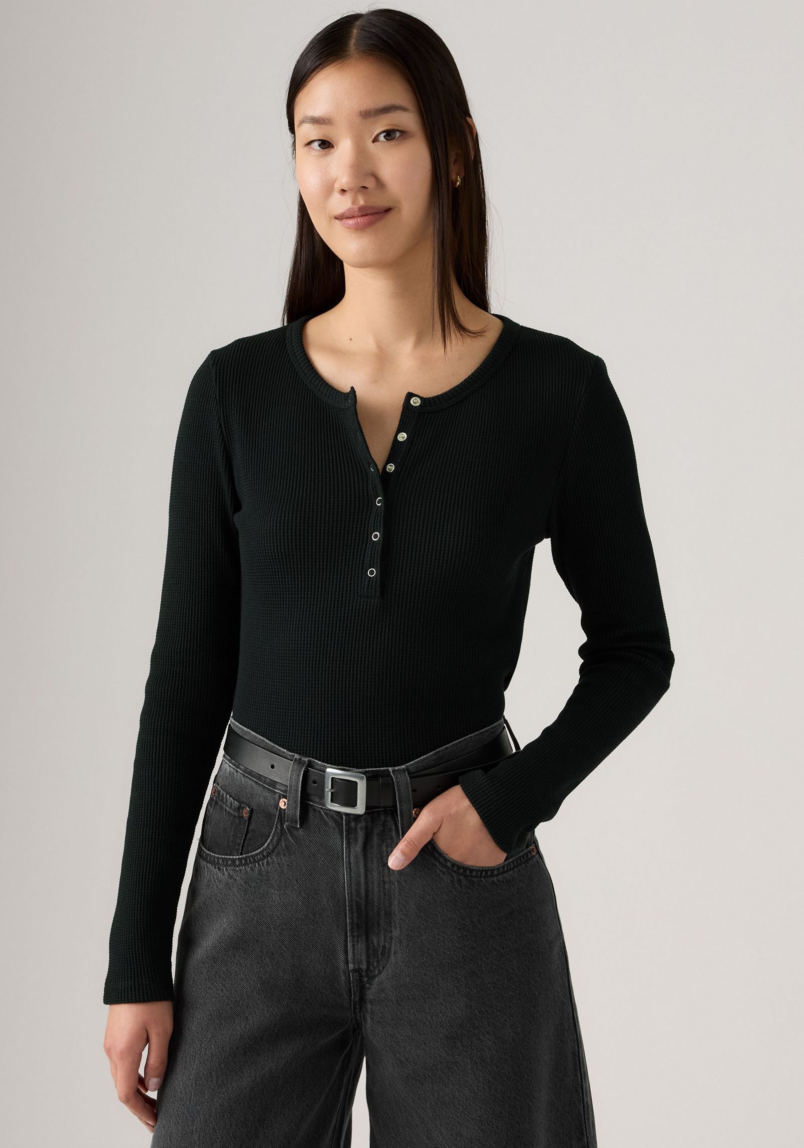 Levi's® Langarmshirt »DRY GOODS HENLEY«, Mit Waffelstruktur- Muster