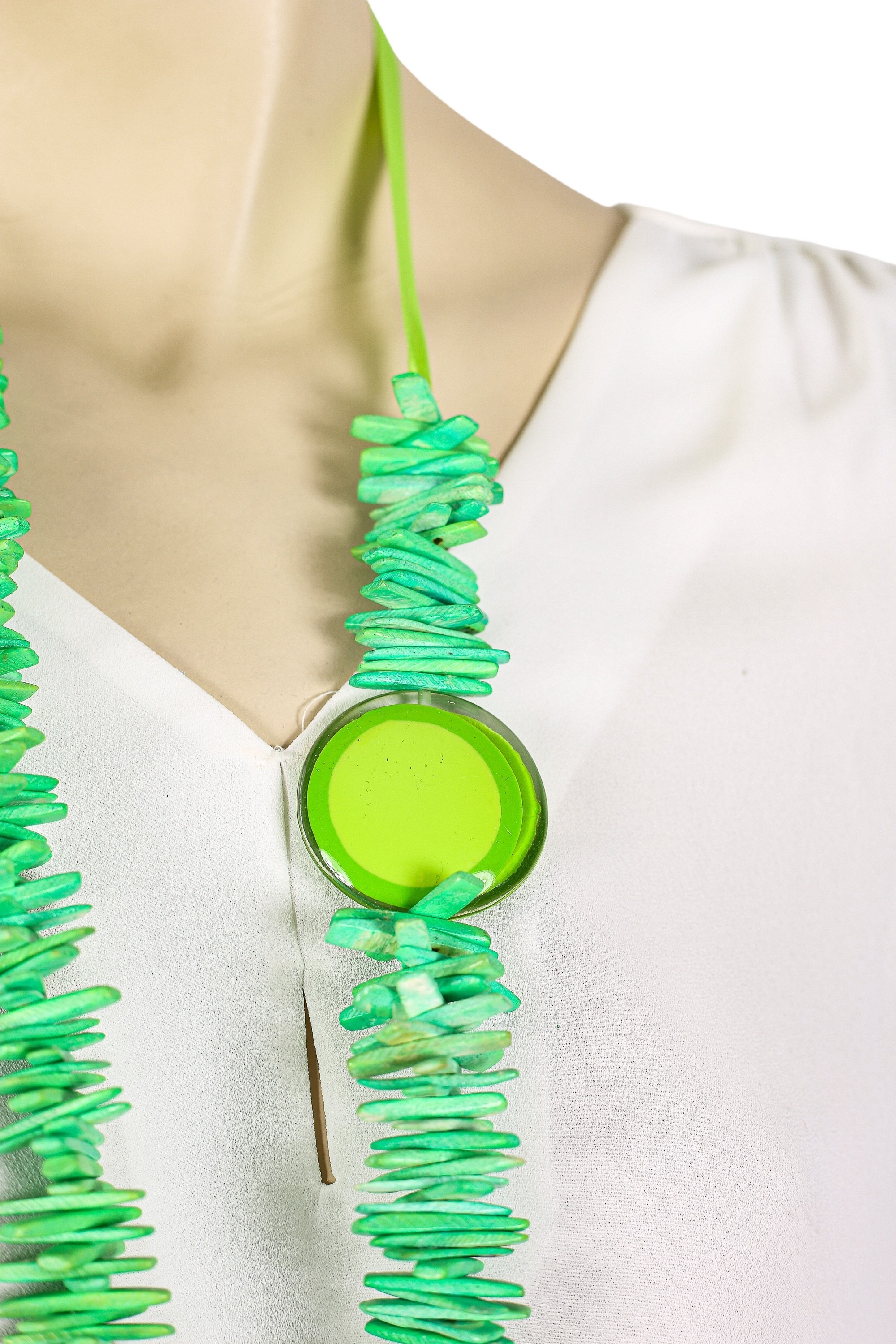 COLLEZIONE ALESSANDRO Lange Kette »Mira«, aus Holzchips gefädelt