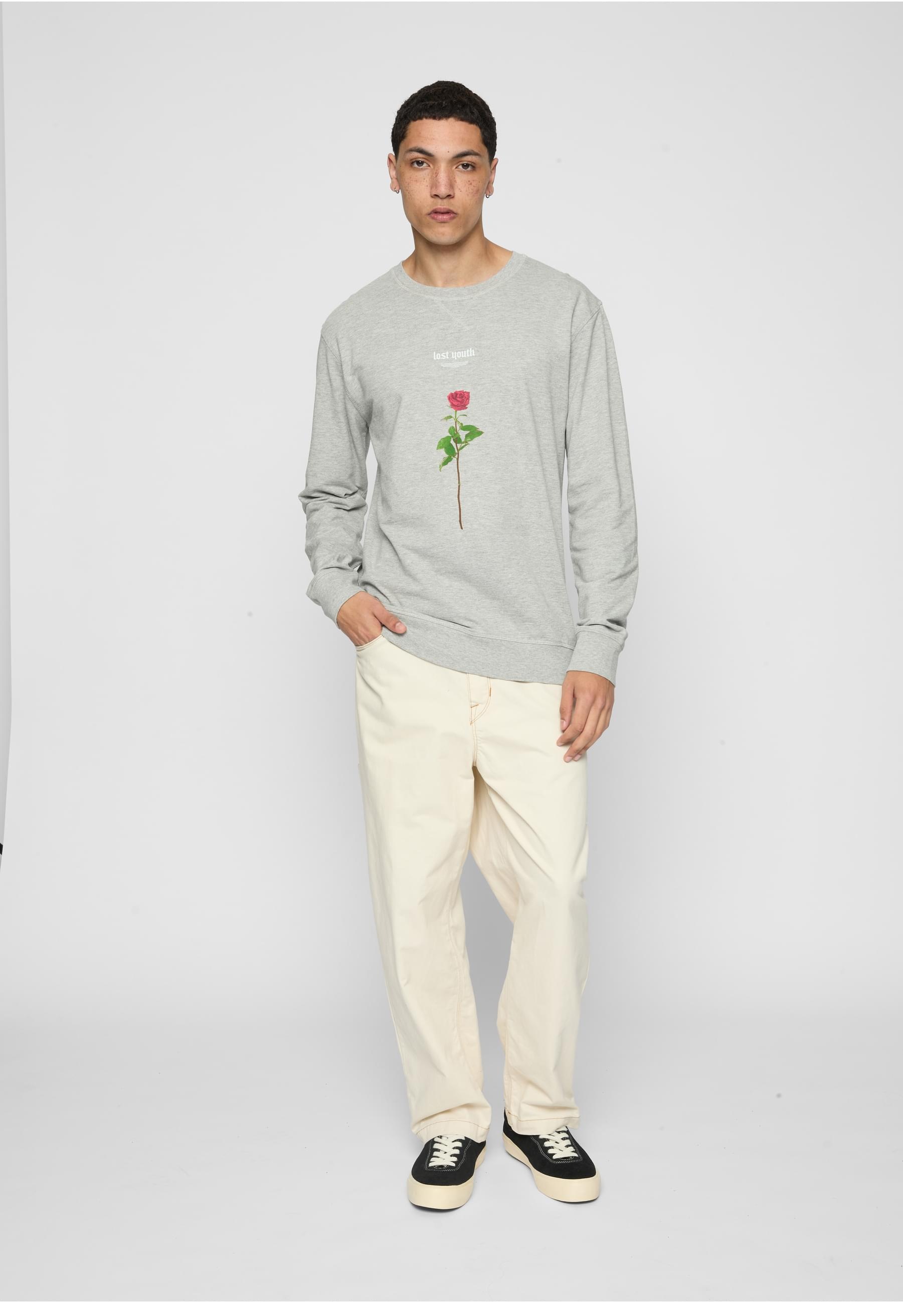 MisterTee Rundhalspullover »MisterTee Herren Lost Youth Rose Crewneck«, (1 tlg.)