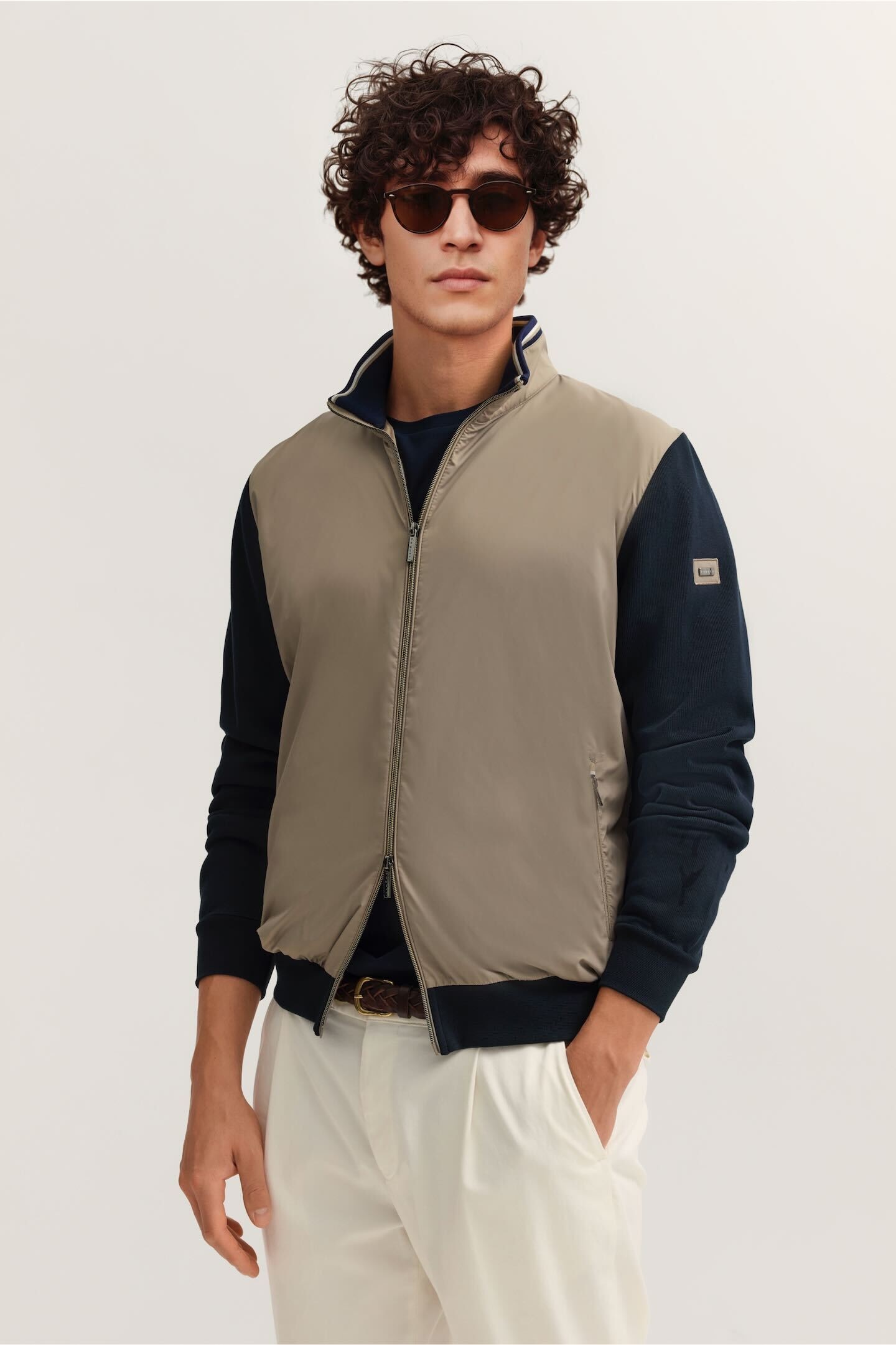 bugatti Sweatjacke "Modern Fit" mit Reißverschluss und Stehkragen günstig online kaufen