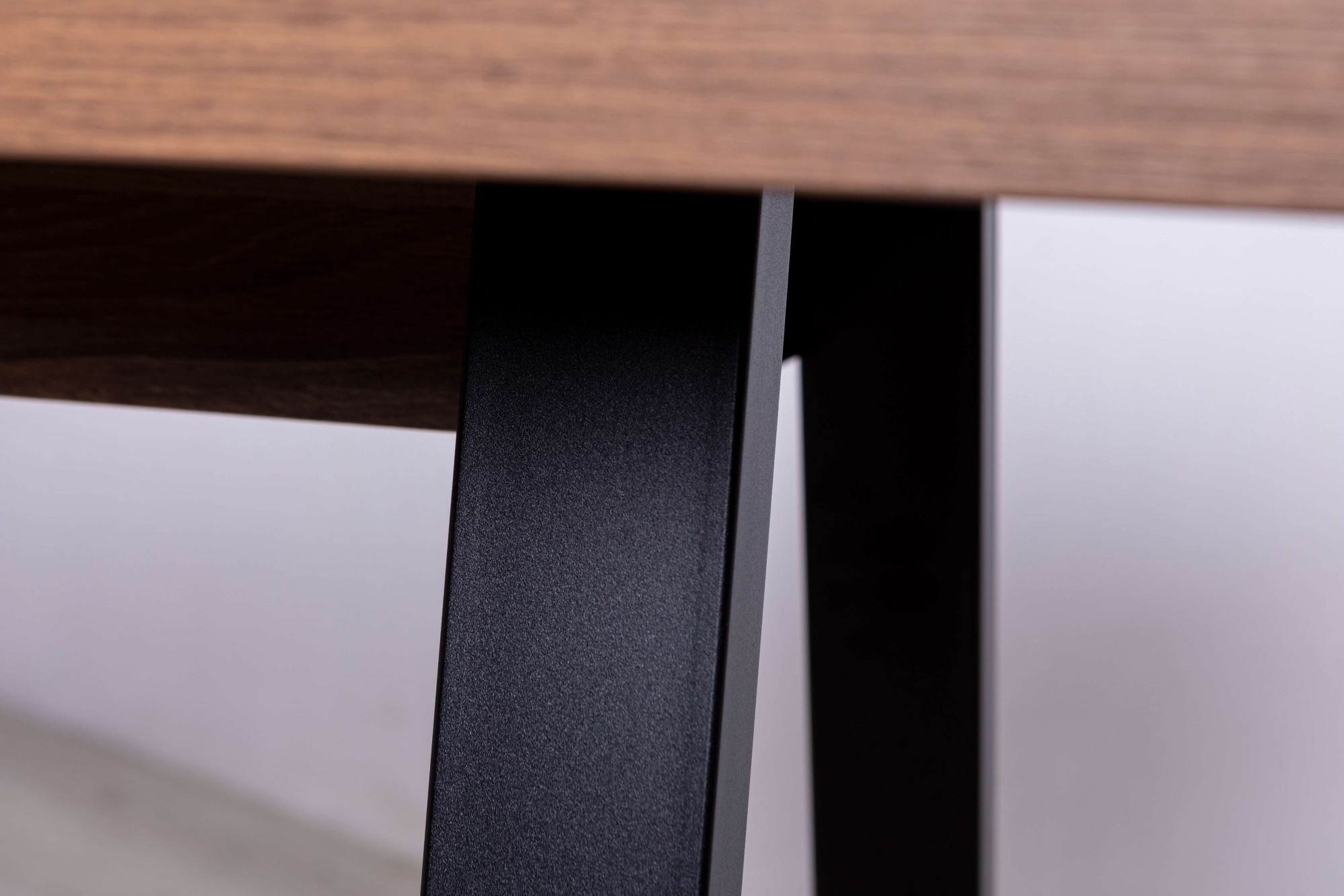 Composad Schreibtisch »Davinci«, mit Metallbeinen, Breite 171,5 cm, 100% recyceltes Holz, Made in Italy