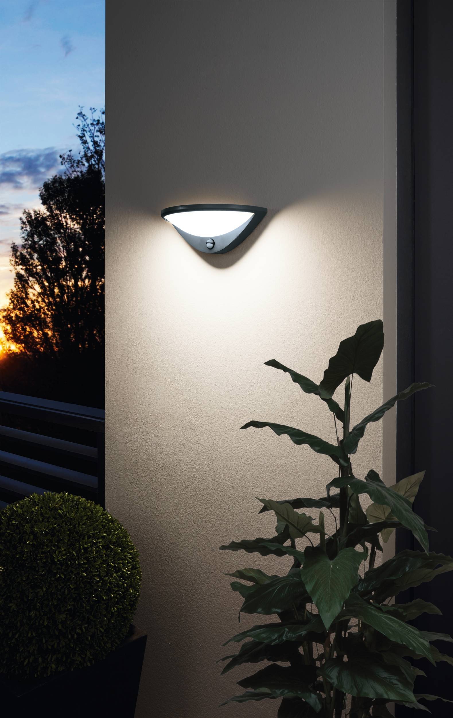 EGLO Wandleuchte »Belcreda Außen-Wandlampe, Außenleuchte, Aluguss und Kunststoff,  IP44« LED-Modul 1 Stk. Warmweiß Wand-/Deckenleuchte - L33 x H12,5 x AL16,5 cm - anthrazit - 9W inkl.