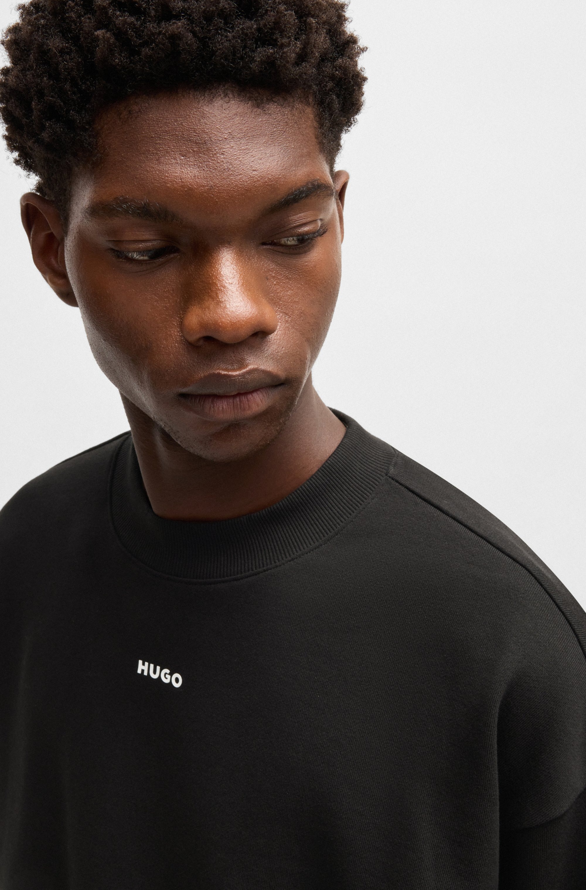 Thumbnail - HUGO Sweatshirt "Dapocrew", Rundhalsausschnitt, Relaxed Fit, Logo-Druck