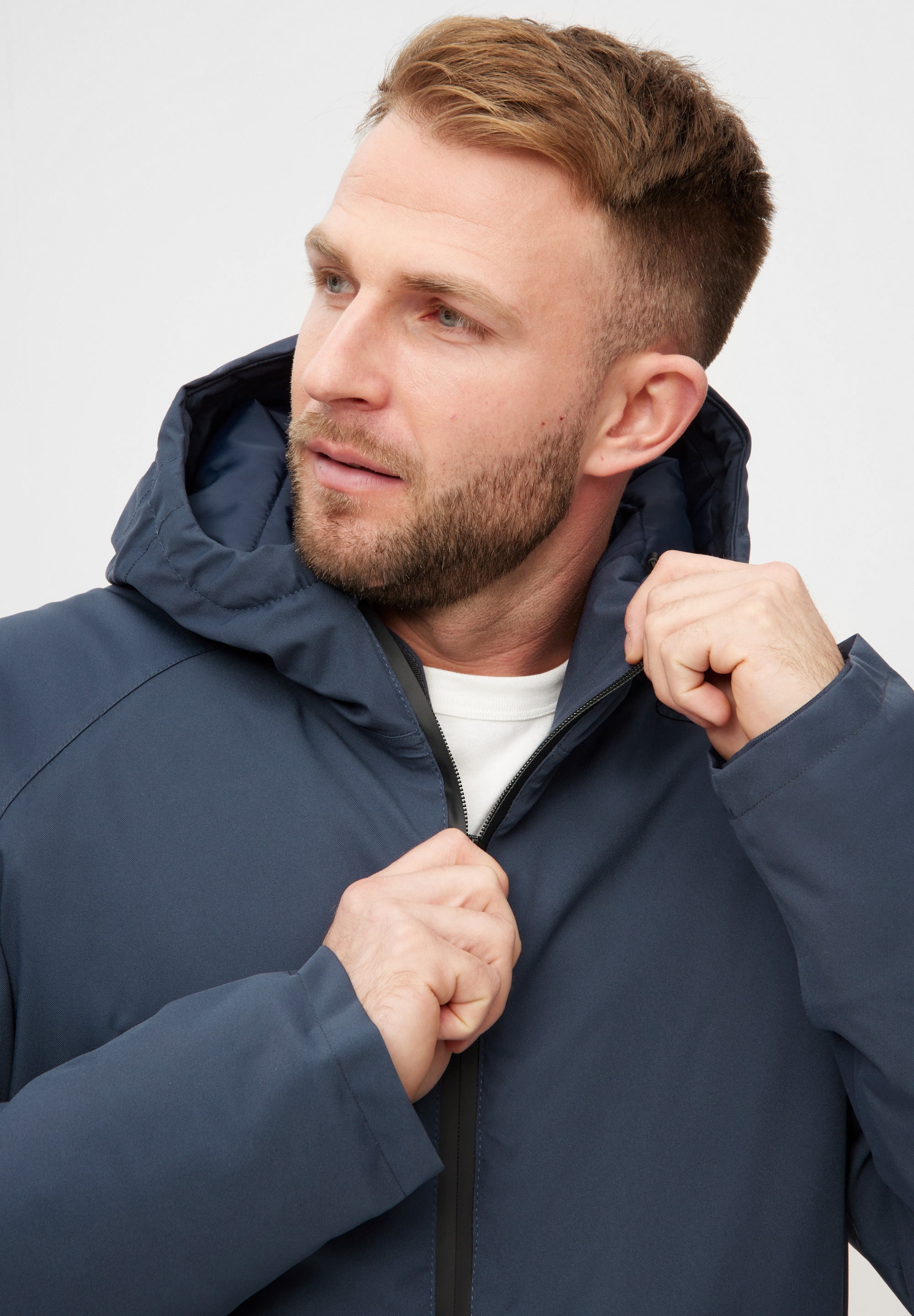 Derbe Winterjacke »Deutholm«, Moderne Funktionsmaterialien, wasserdicht, Innentasche