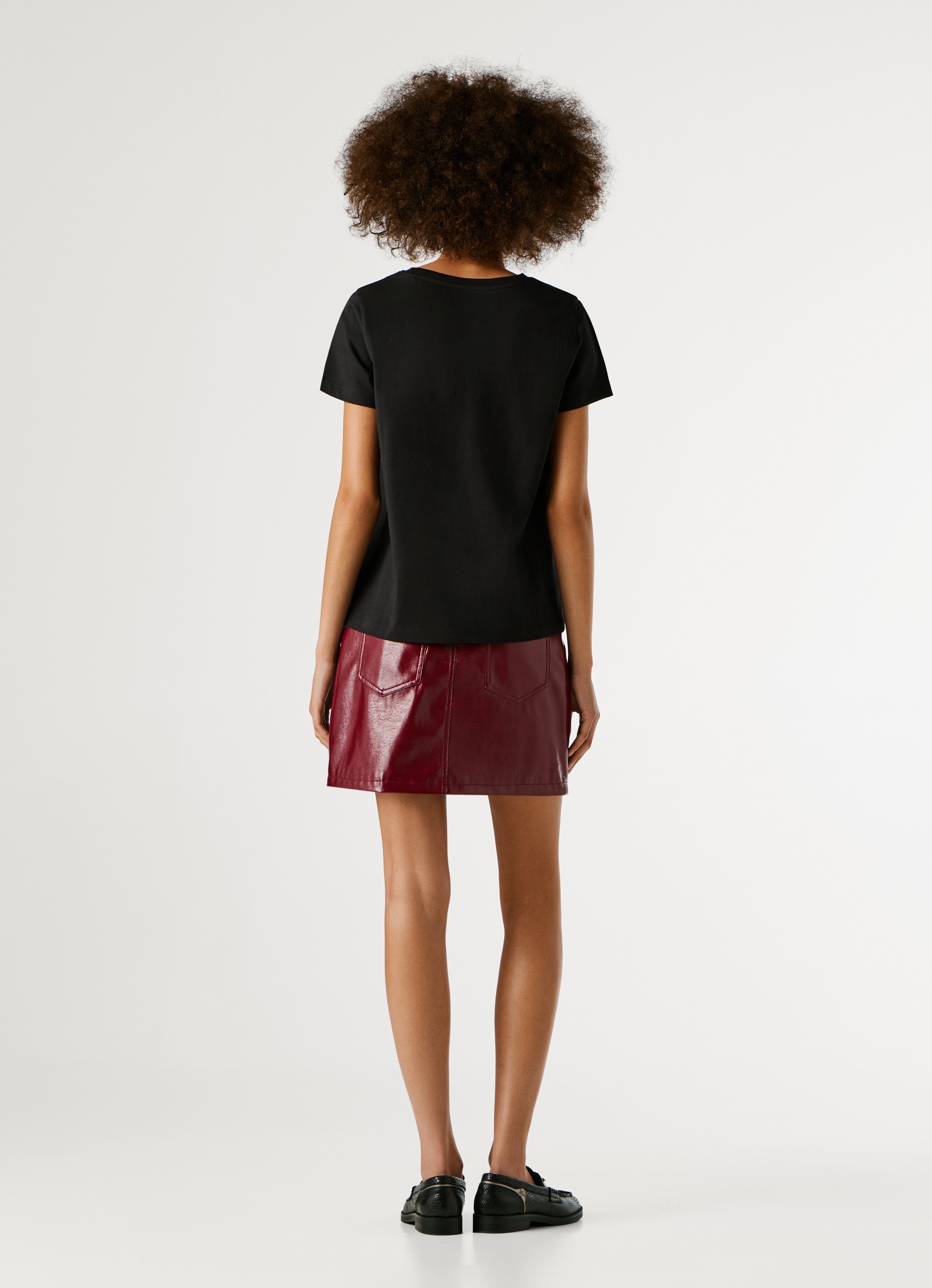 Pepe Jeans T-Shirt »BRADY« mit Rundhals, Nietenapplikation