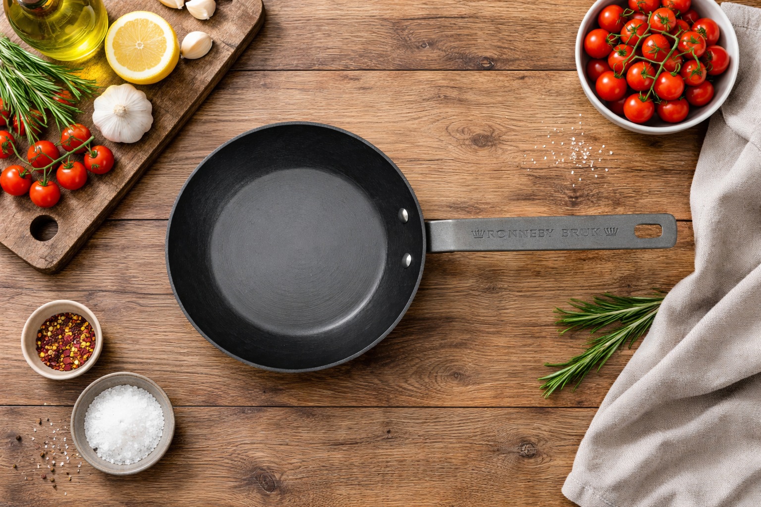 Ronneby Bruk Bratpfanne »Ultra Light Professional, Pfanne mit Schmiedeeisengriff« Gusseisen 1 tlg.