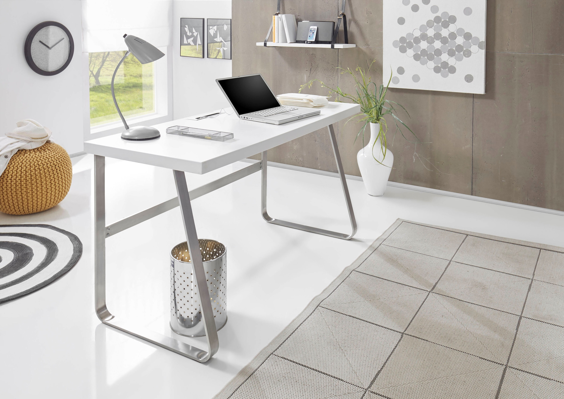 MCA furniture Schreibtisch »Beno«, 140 cm Breite mit Gestell in Edelstahloptik
