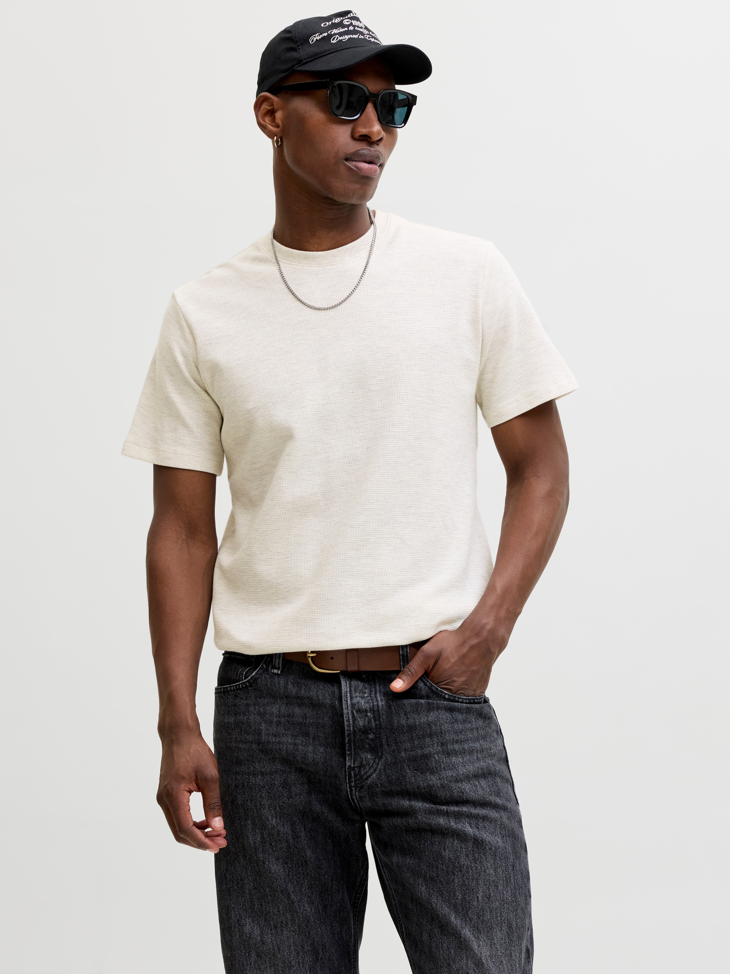 Jack & Jones Rundhalsshirt "JJEAUSTIN TEE SS NOOS" Materialmix, relaxed fit