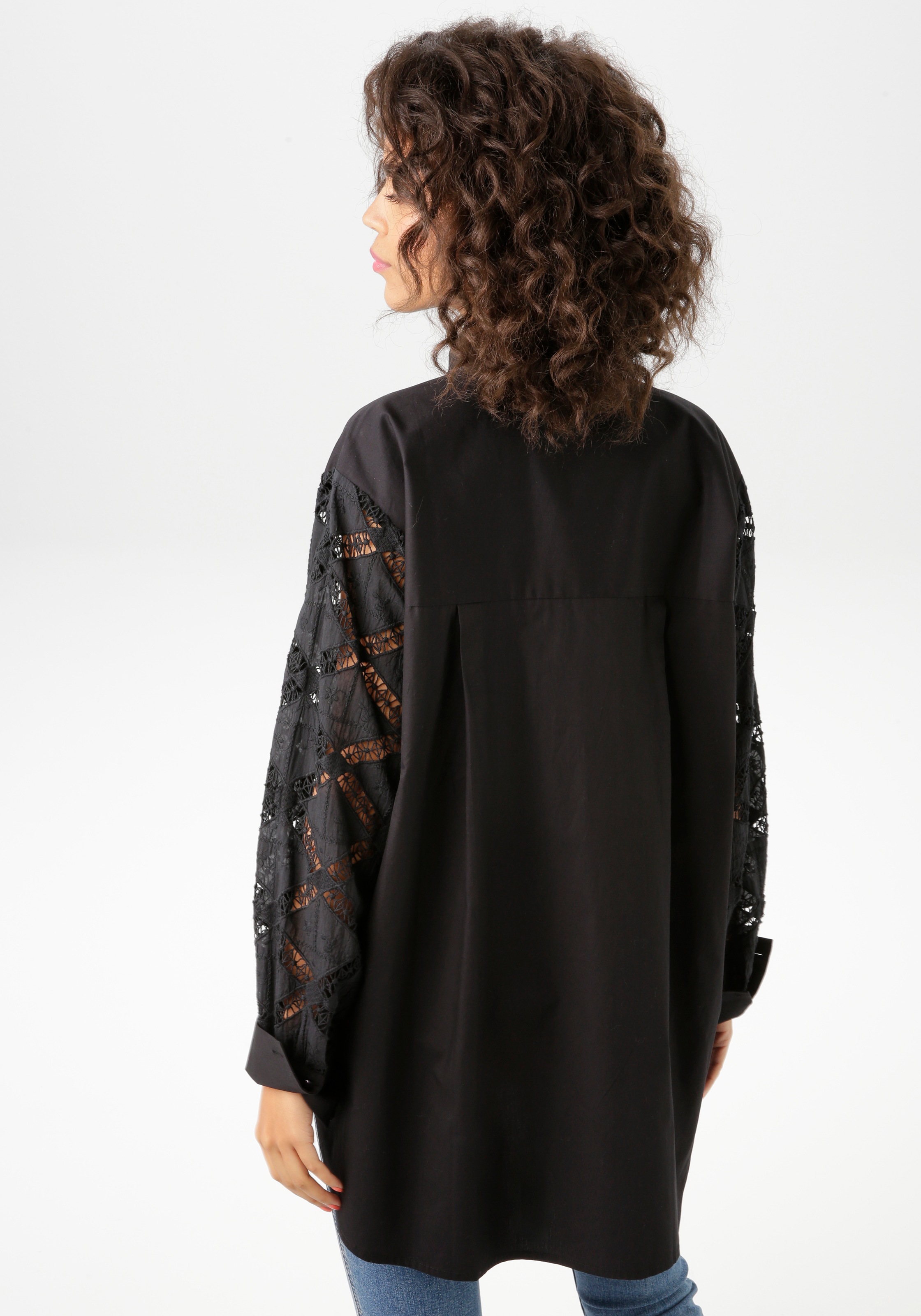Aniston CASUAL Hemdbluse, mit Häkelspitze und Stickereien verzierte Ärmel günstig online kaufen