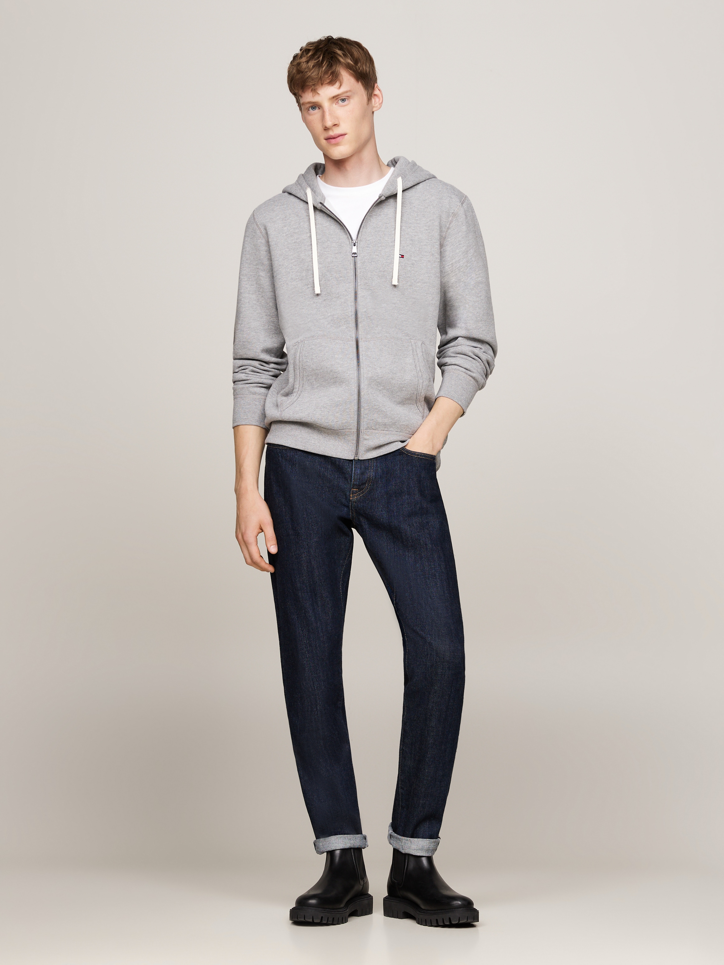 Tommy Hilfiger Kapuzensweatjacke »ESSENTIAL FLEECE ZIP THROUGH«, kleine Logostickerei