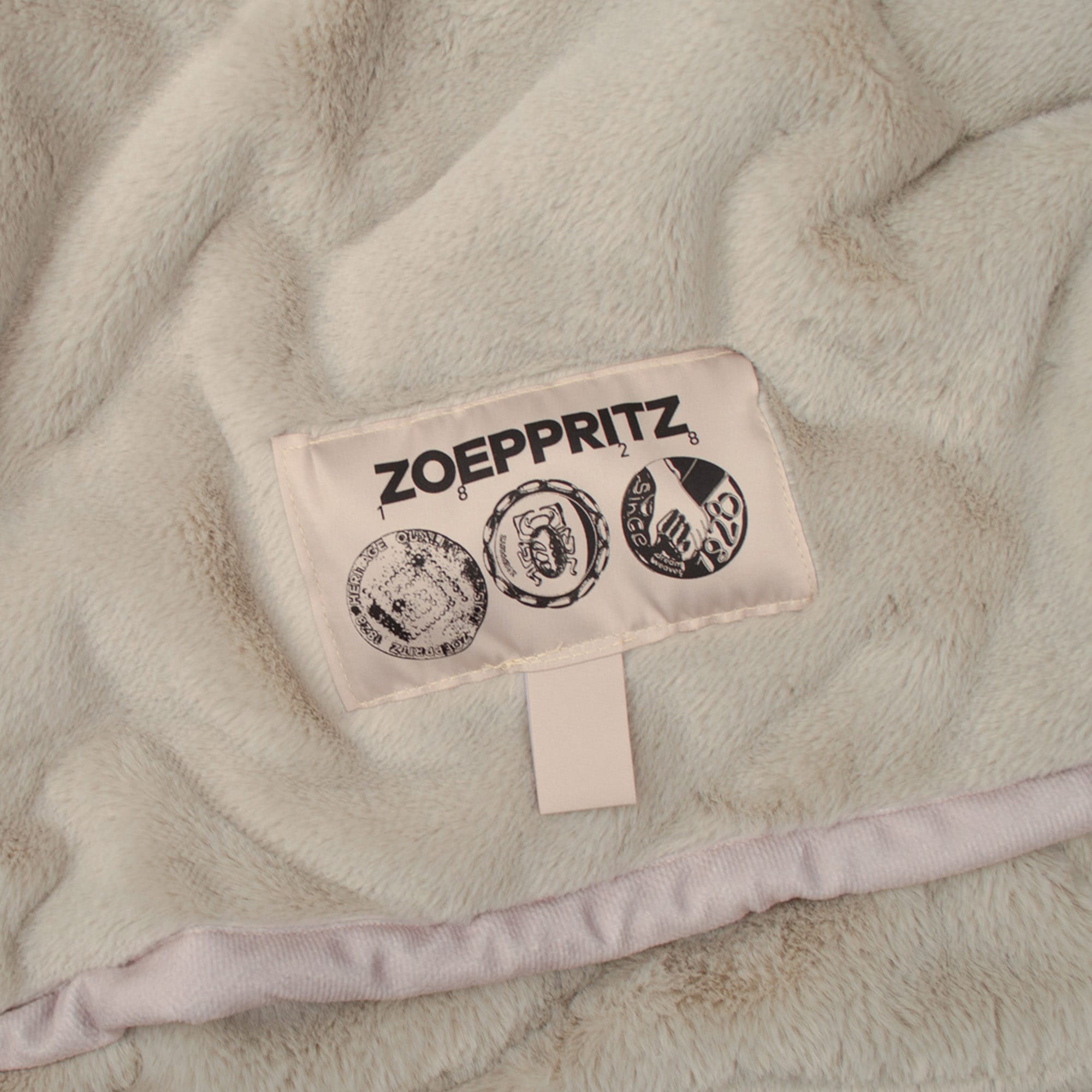 ZOEPPRITZ1828 Wohndecke »The Blanket, extra weiche Kuscheldecke, schlichtes Design« Extra weiche Decke aus recyceltem Polyester