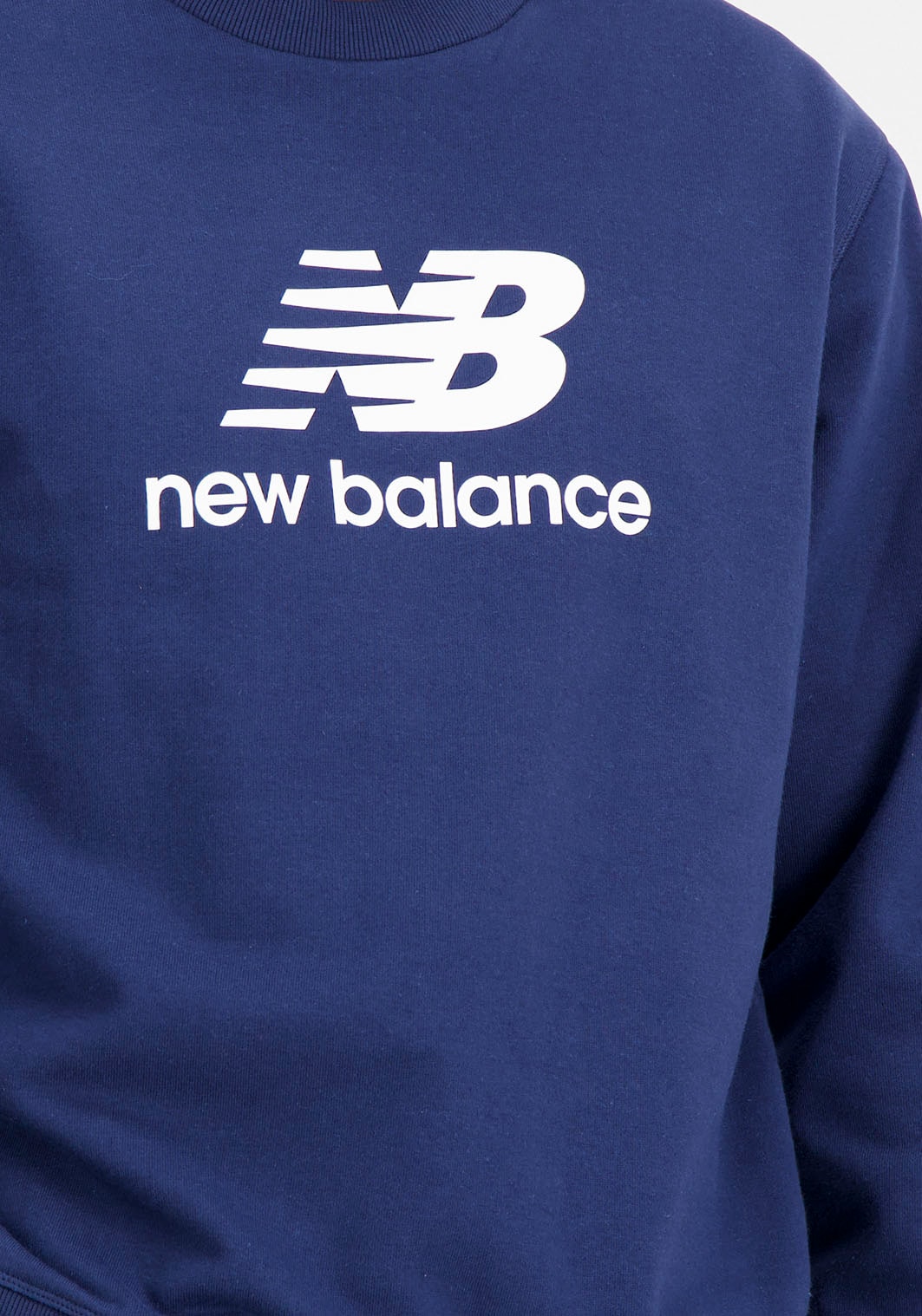 New Balance Sweatshirt »NB ESSENTIALS STACKED LOGO FLEECE CREW« ▷ bestellen  | BAUR