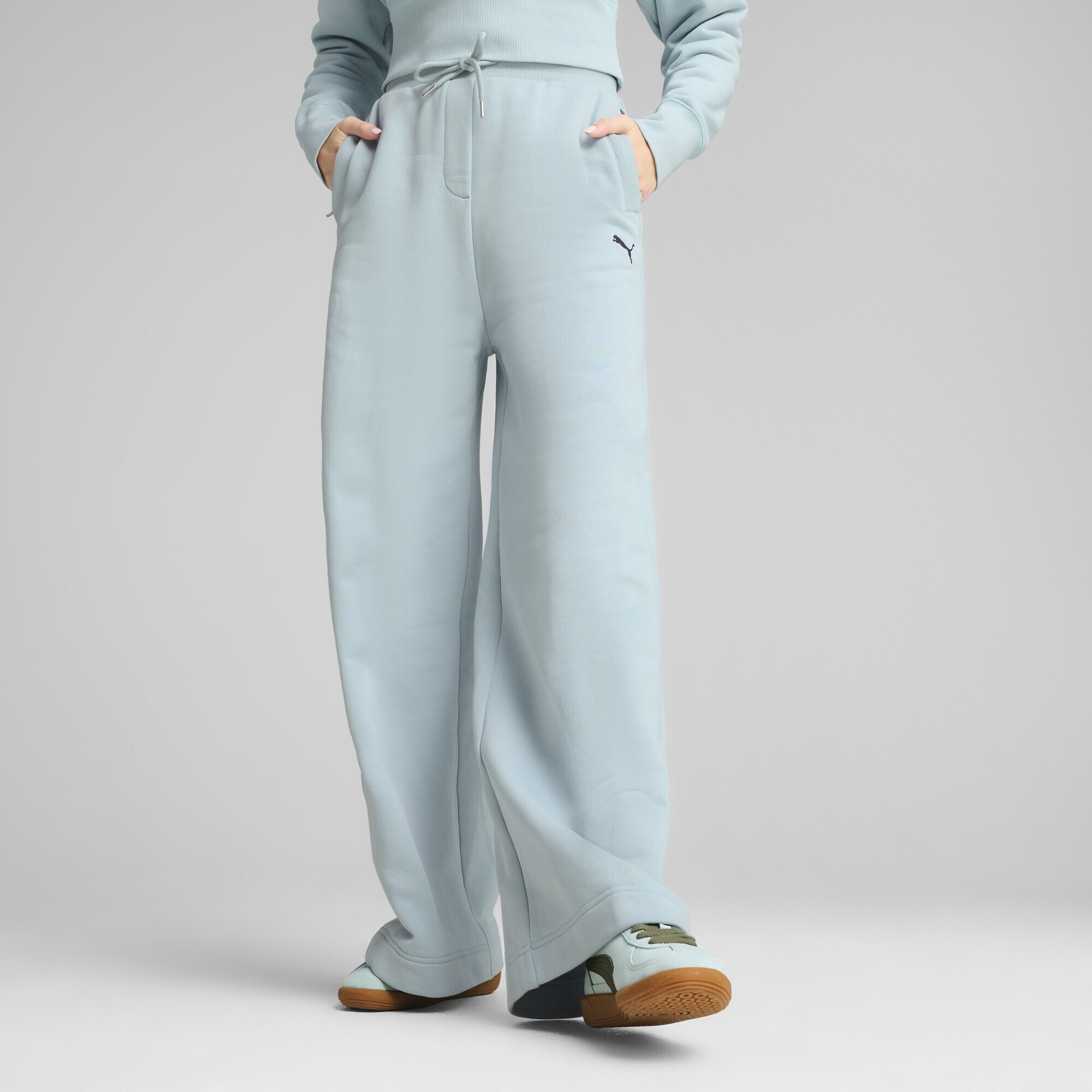 PUMA Sporthose »CLASSICS Relaxed Fit Jogginghose Damen«