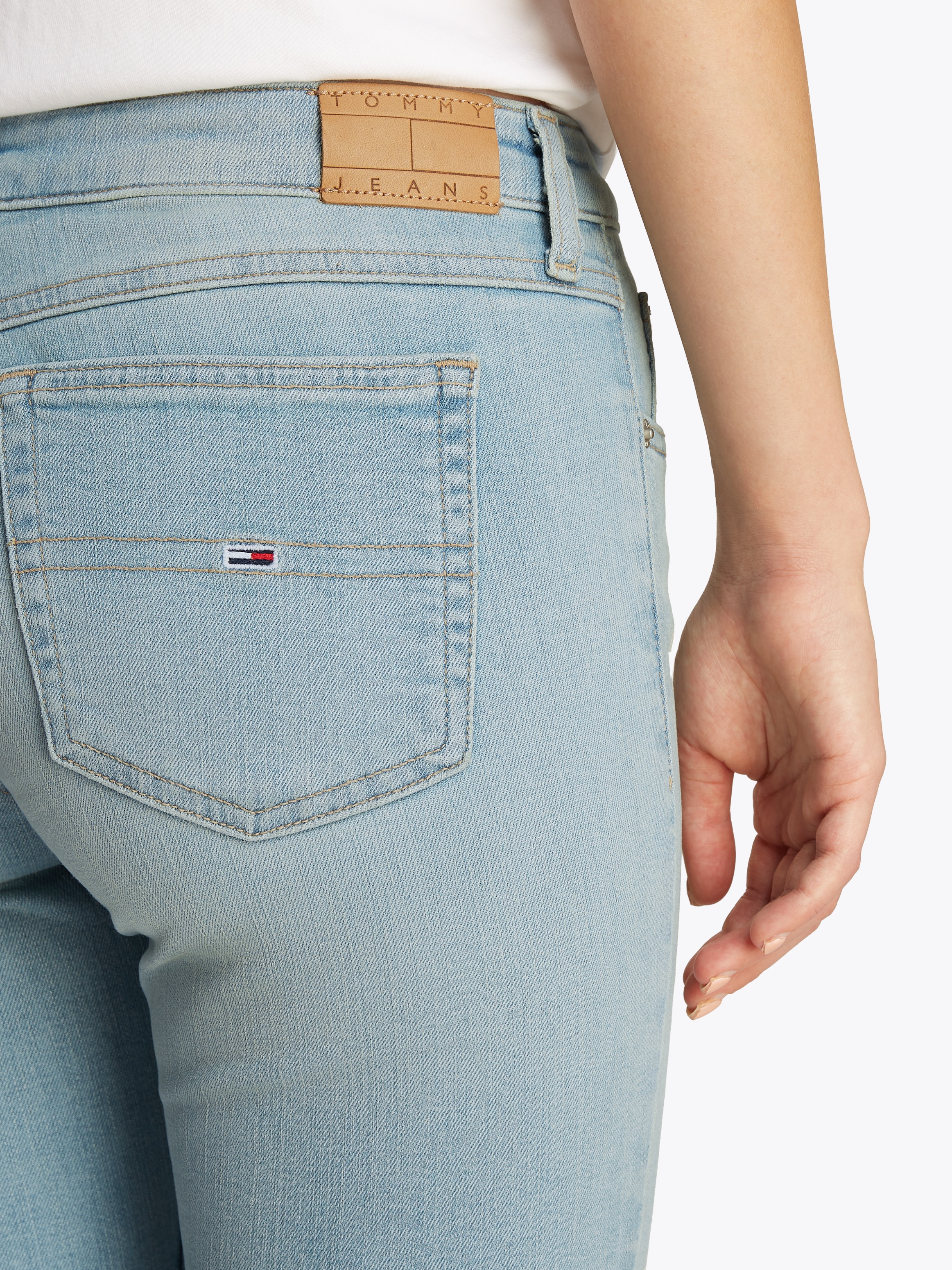 Tommy Jeans Skinny-fit-Jeans "SOPHIE LW SKN", mit Logo-Badge, in Knöchellän günstig online kaufen