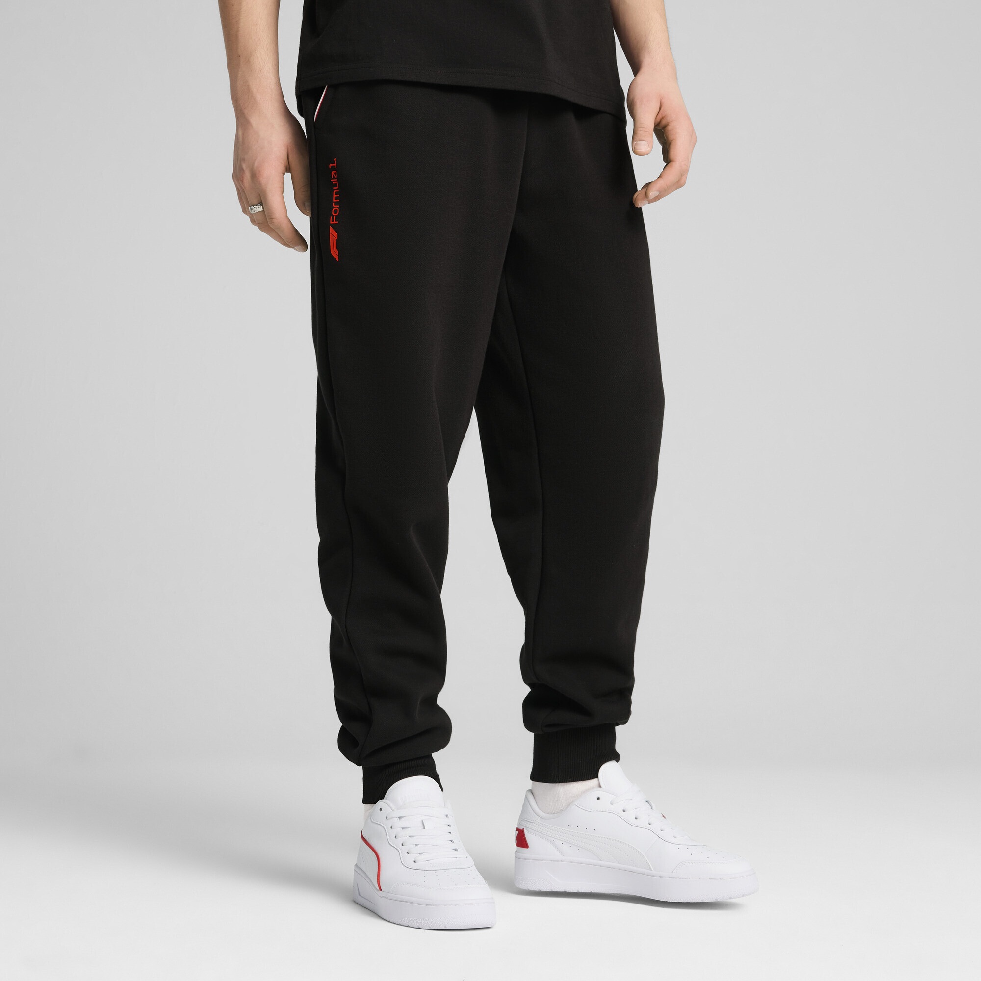 PUMA Sporthose »F1® ESS+ Relaxed Jogginghose Herren«