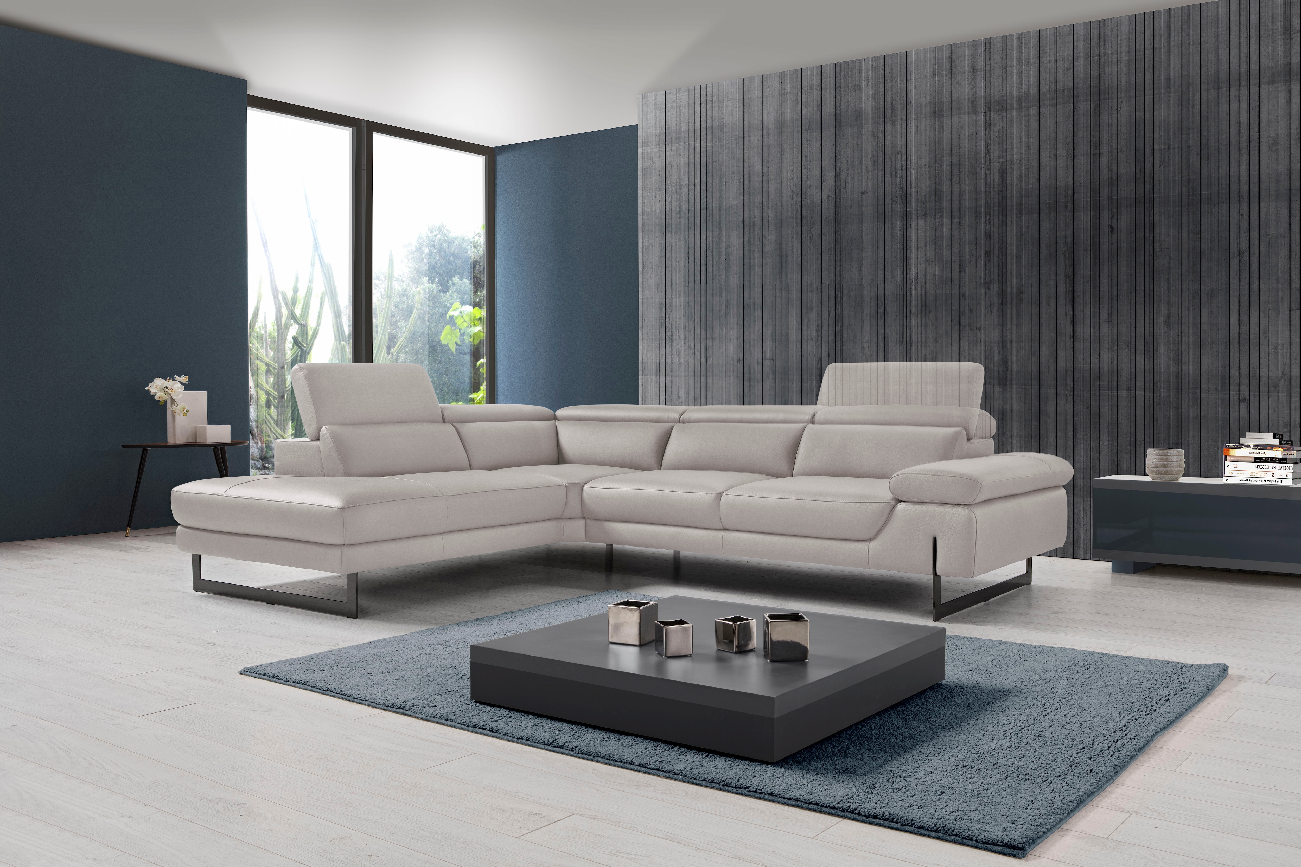 Egoitaliano Ecksofa "Queenie, extravagantes Sofa mit erstklassigem Sitzkomfort, L-Form" mit verstellbarer Armlehne und Kopfteilen für Wohlfühlkomfort