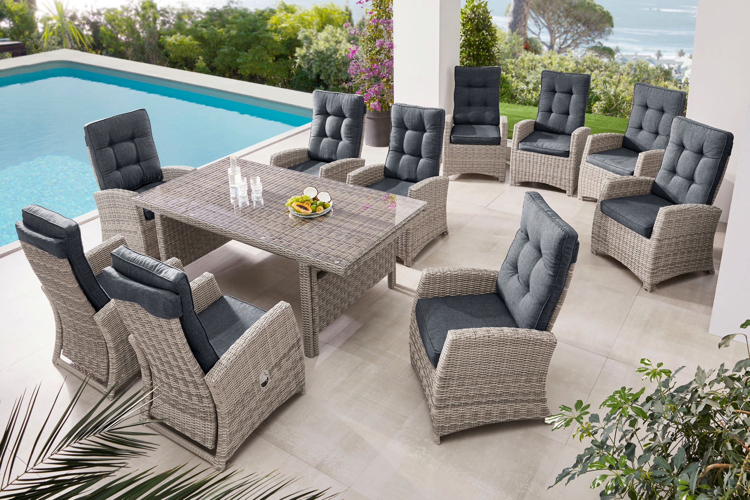 KONIFERA Garten-Essgruppe »Monaco«, (Set, 31 tlg., 10x Sessel, 1xTisch 200-366x100x75,5cm, inkl. Auflagen, Polyrattan,Alu), Rückenlehne verstellbar, Tischplatte aus 5mm starkem Sicherheitsglas