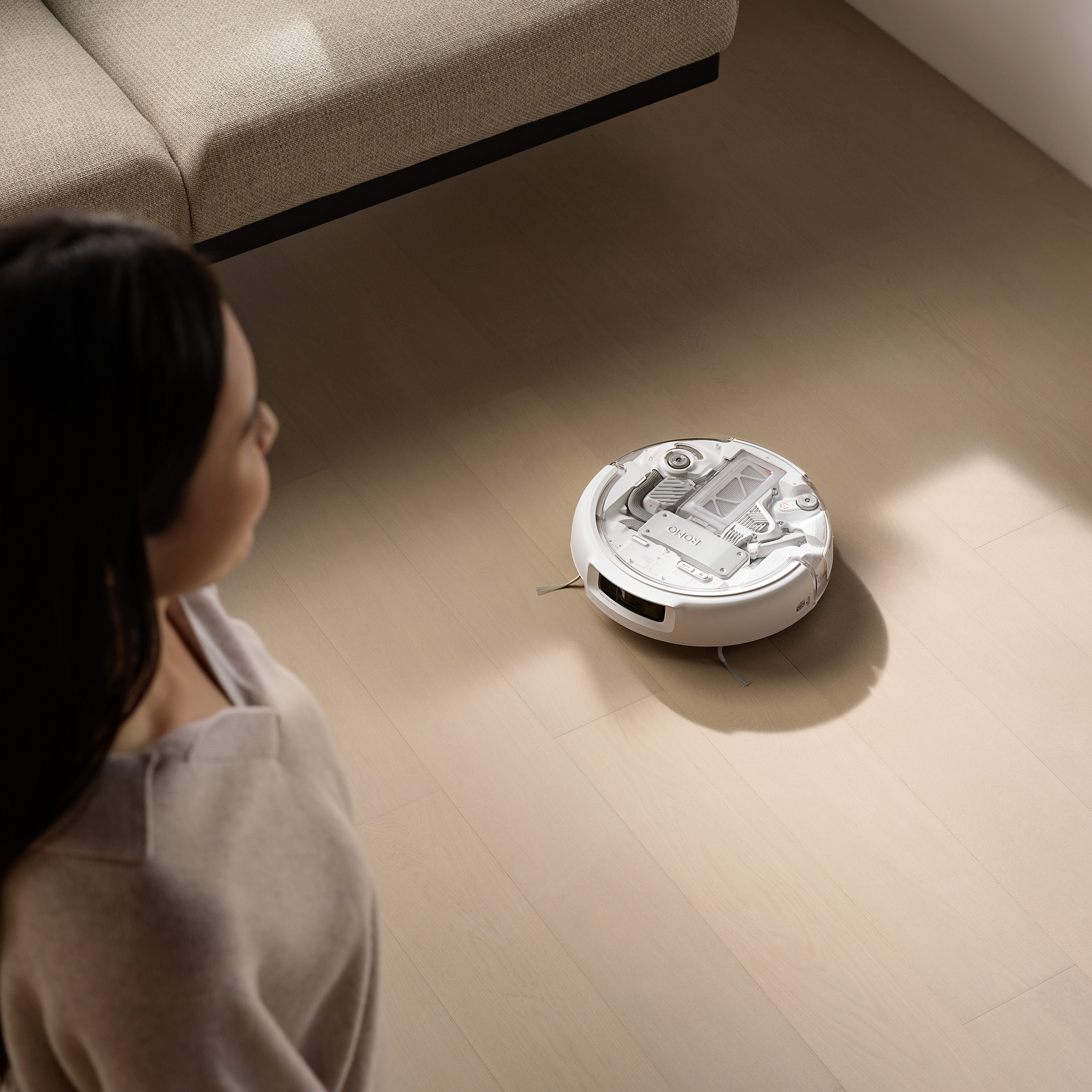 DJI Saugroboter »DJI ROMO A« Transparenter Saugroboter mit weißer Station und App-Steuerung