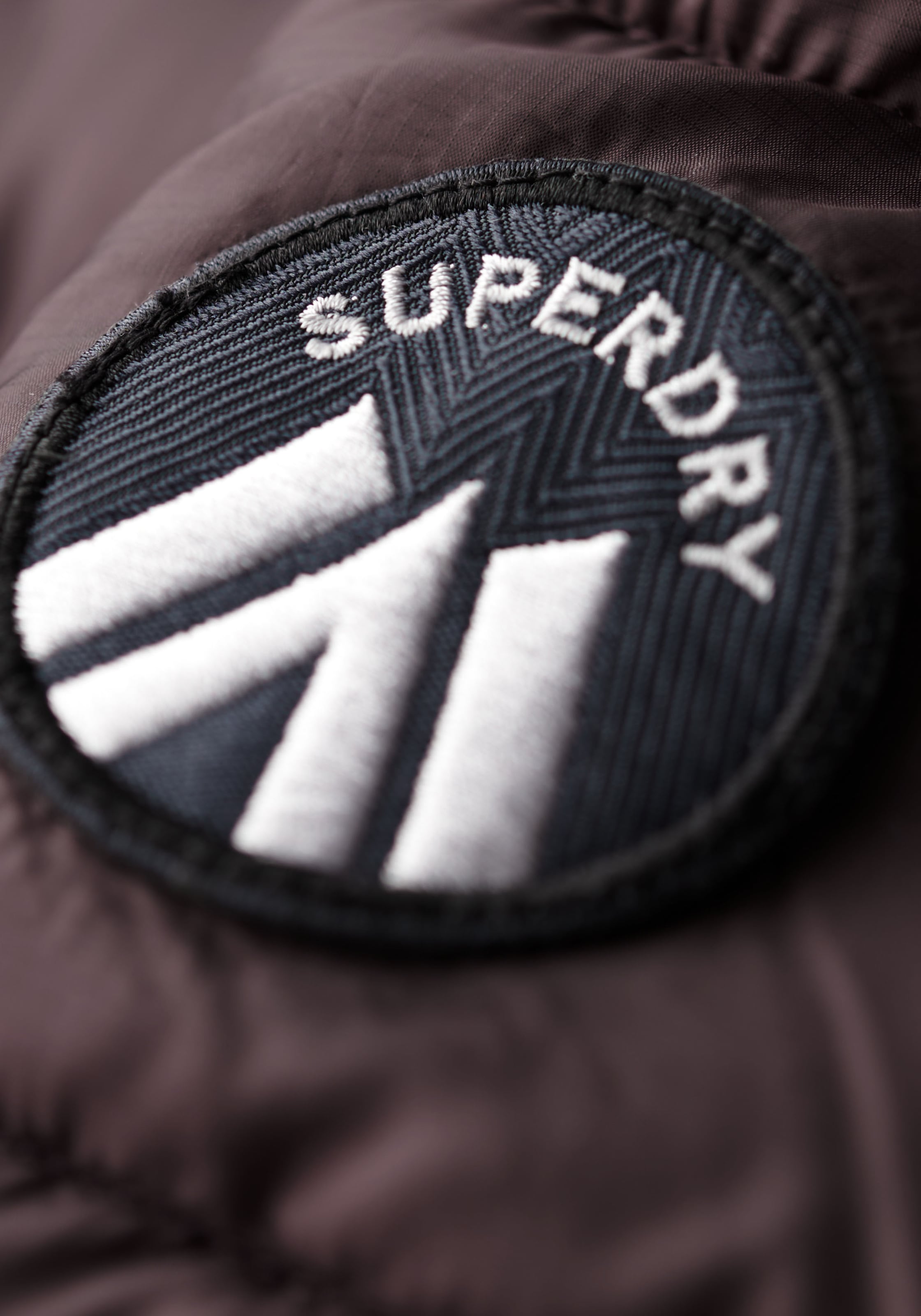 Superdry Steppjacke »HOODED FUJI QUILT PADDED JKT«, mit Kapuze