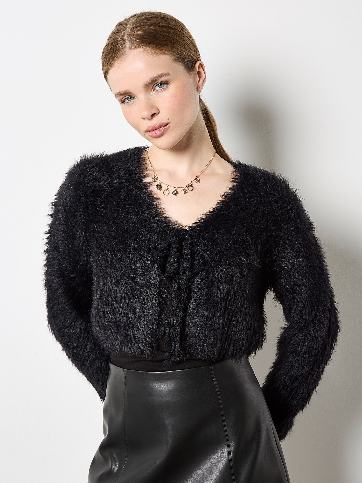 Apricot Bolero "Bolero Jacke in super fluffiger Ware" in kurzer Länge