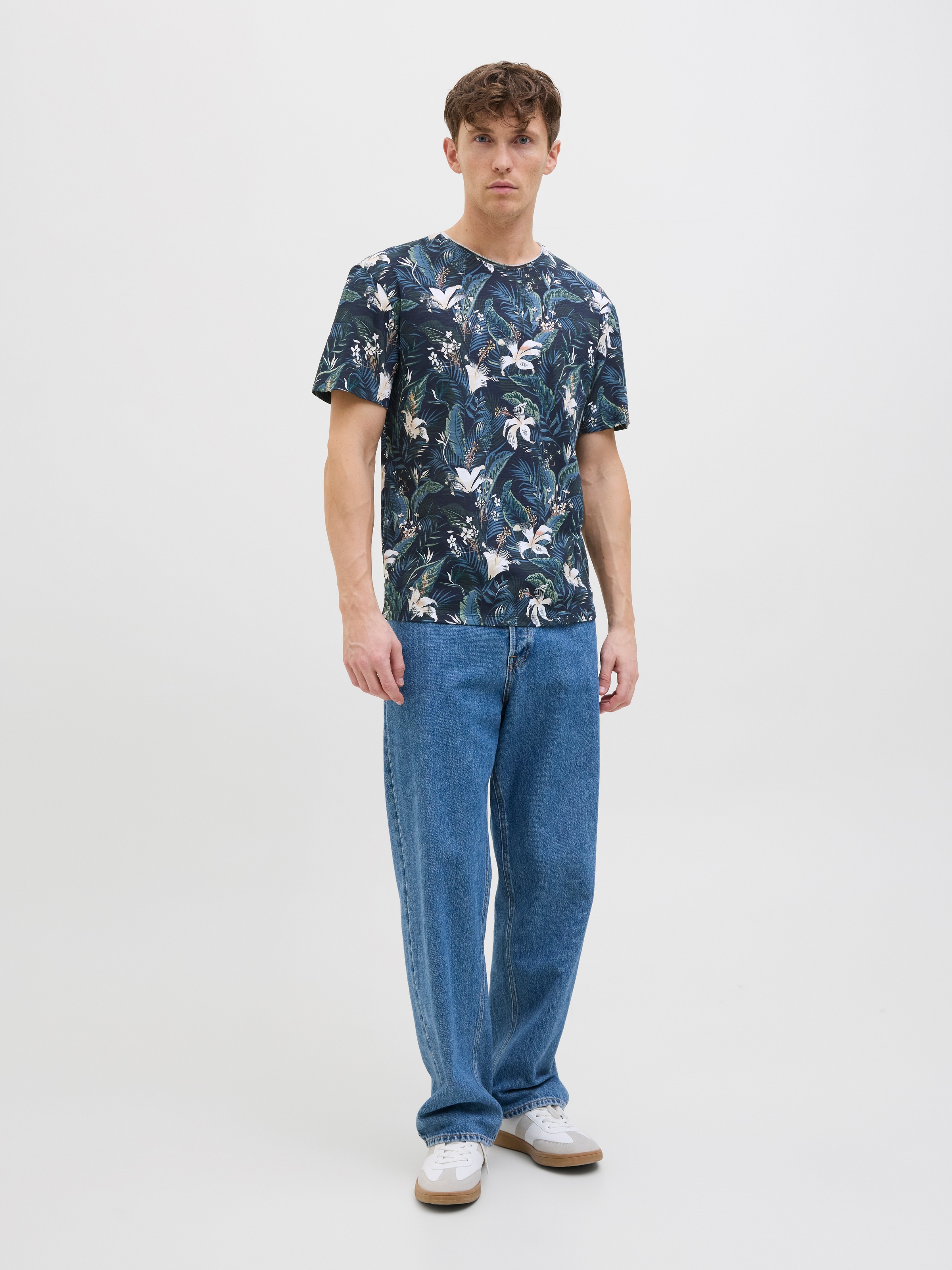 Jack & Jones Rundhalsshirt »JJEBRYAN AOP TEE S/S O-NECK NOOS«, mit All-Over Print