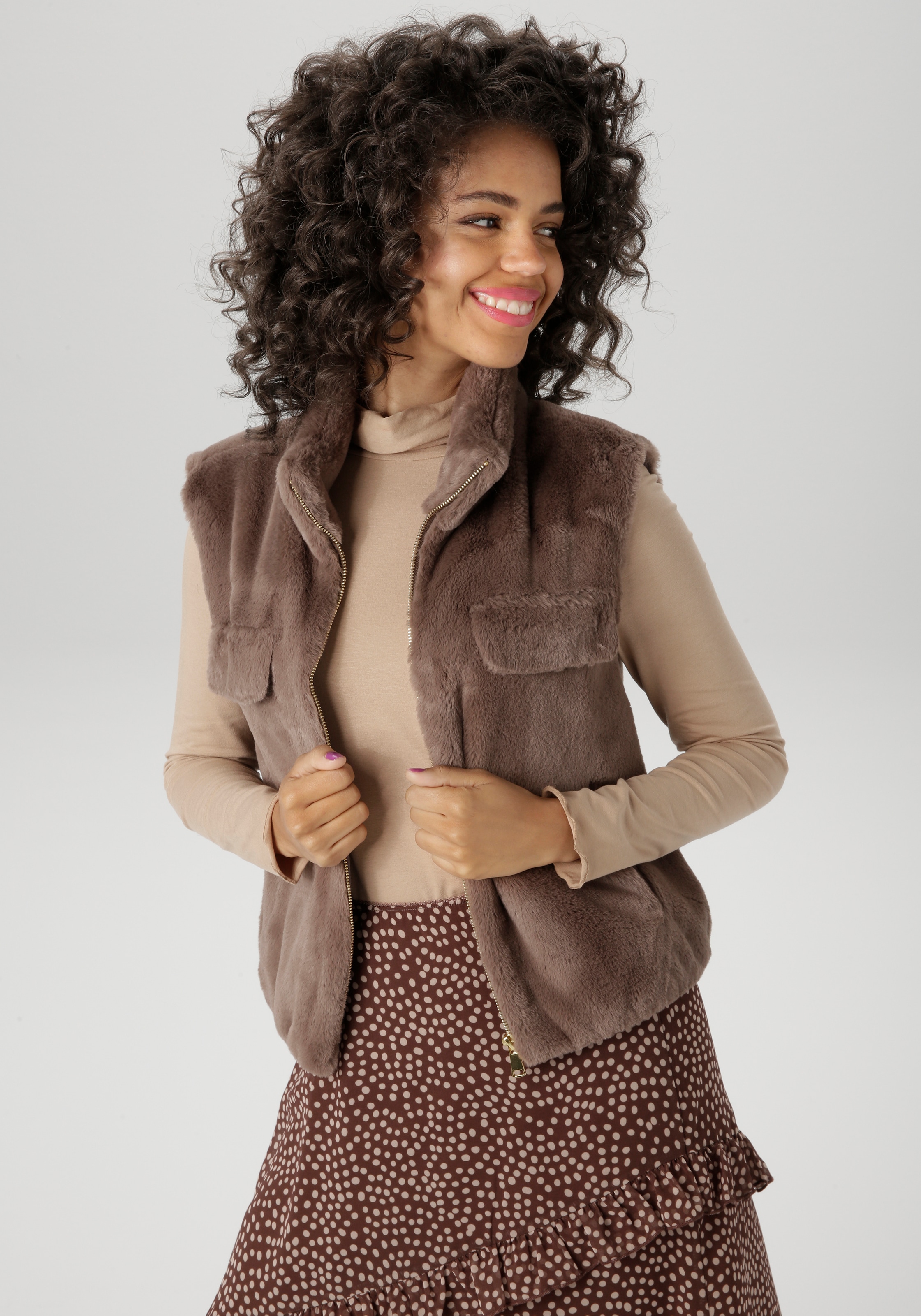 Aniston CASUAL Plüschweste, in trendiger Farbpalette - NEUE KOLLEKTION