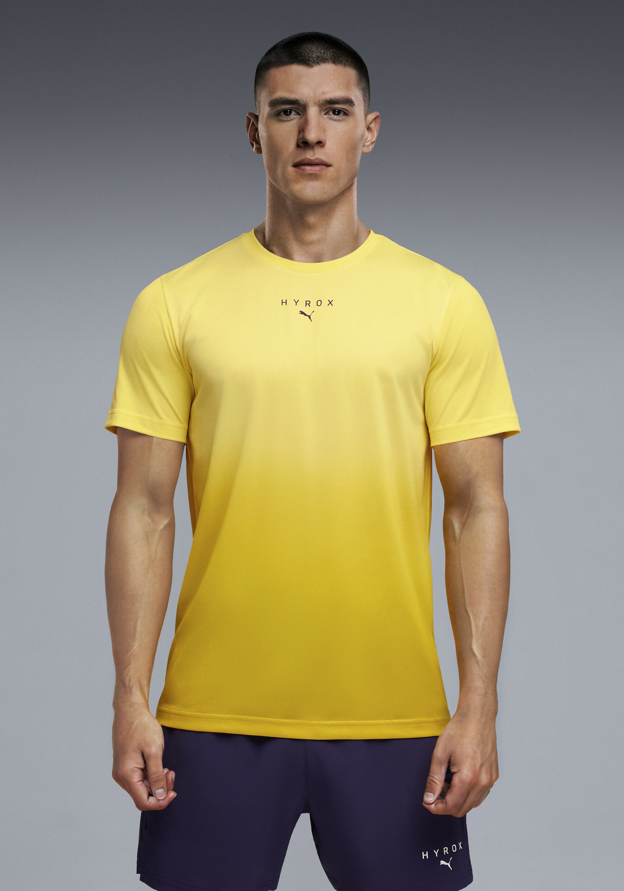PUMA "M X HYROX POLY GRAPHIC TEE" reguläre Passform, Kurzarm, für Fitness und sportliche Aktivitäten