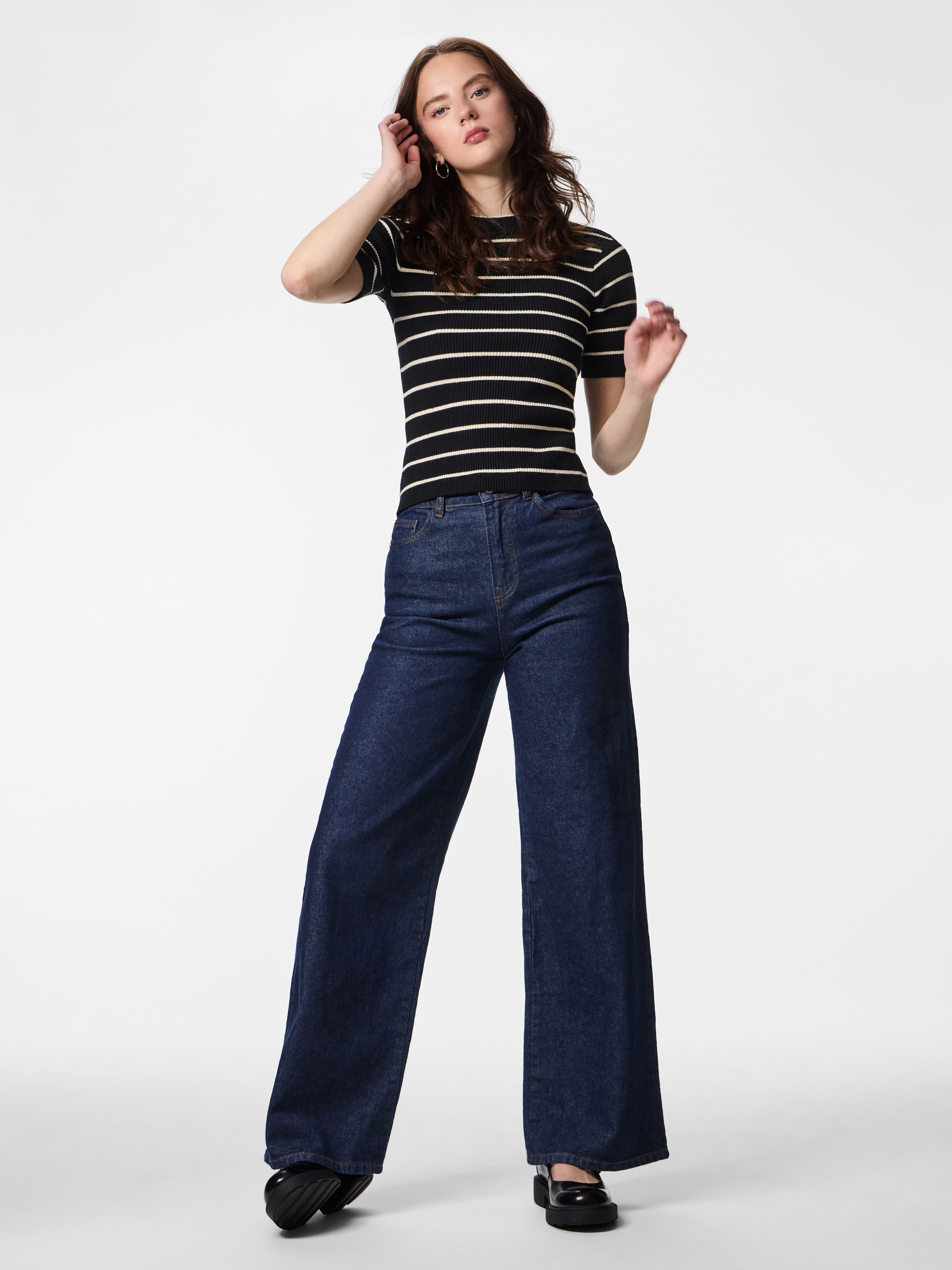 Thumbnail - pieces Kurzarmpullover "PCMIRA SS O-NECK KNIT NOOS BC" Viskosemischung, Kurzarm