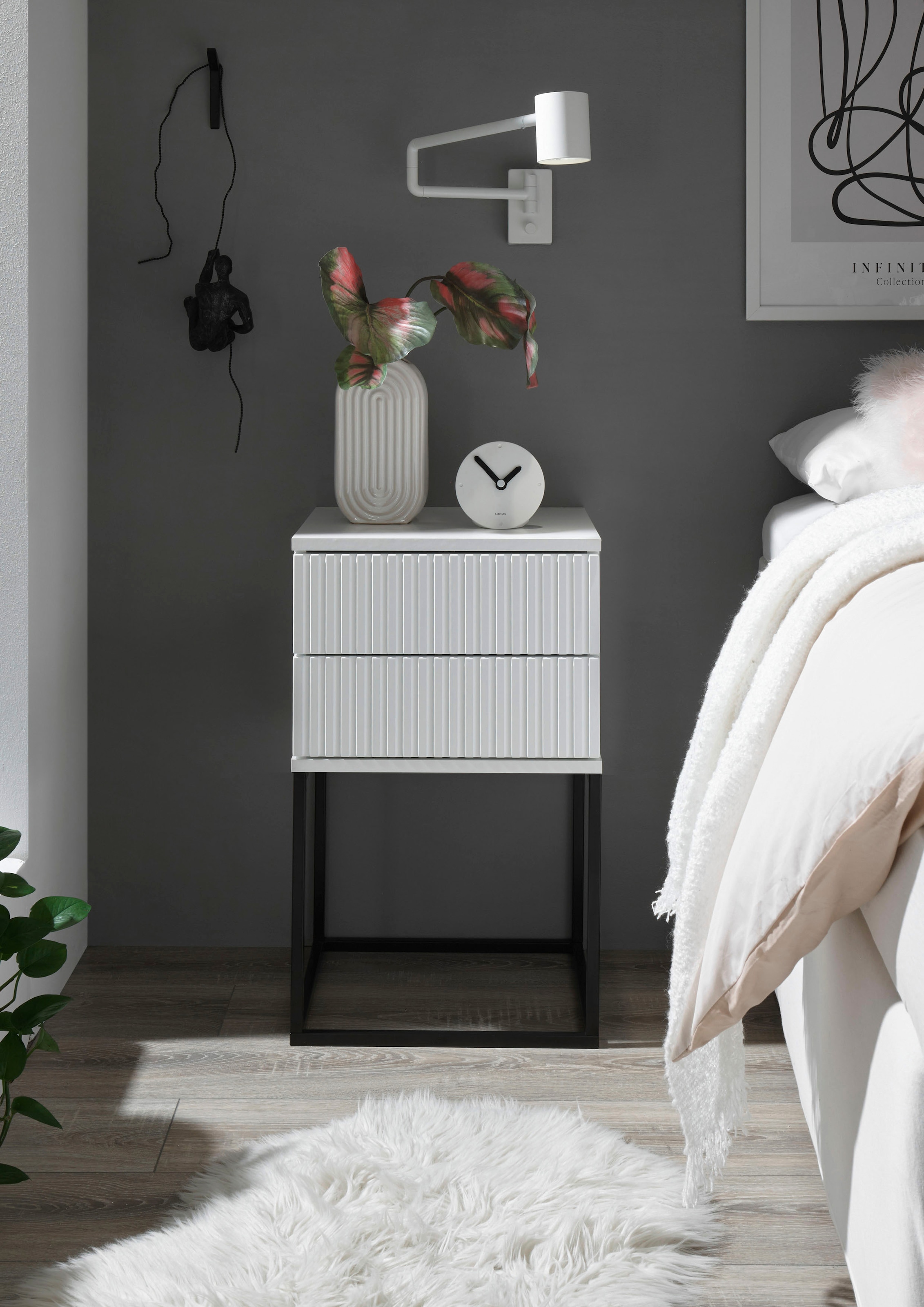 Schlafkontor Nachtkommode »Marle Nachtkonsole, Nachtkästchen auf Metall-Fußgestell« Schubkasten in Rillenoptik auf schwarzem Metallgestell