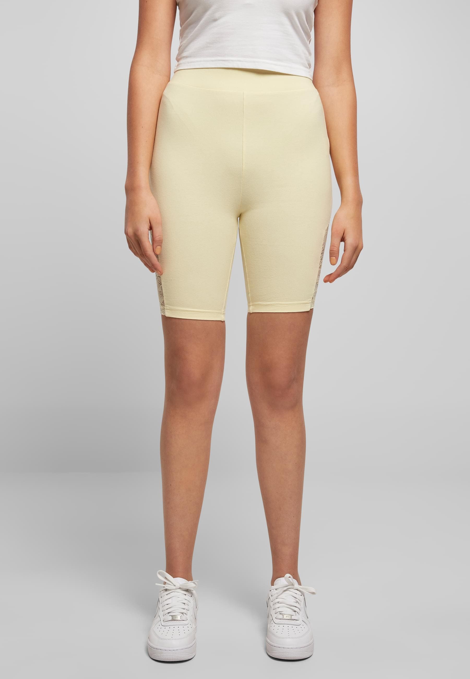 URBAN CLASSICS Radlerhose »Urban Classics Damen Ladies High Waist Lace Inset Cycle Shorts«, (1 tlg.)