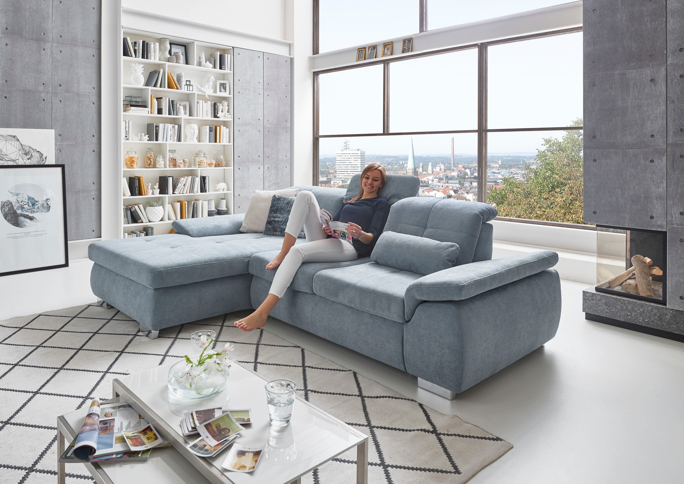 Die PlanBar Ecksofa »MP-IN16037 L-Form mit Federkern-Polsterung«, mit Sitztiefenverstellung & Zierkissen
