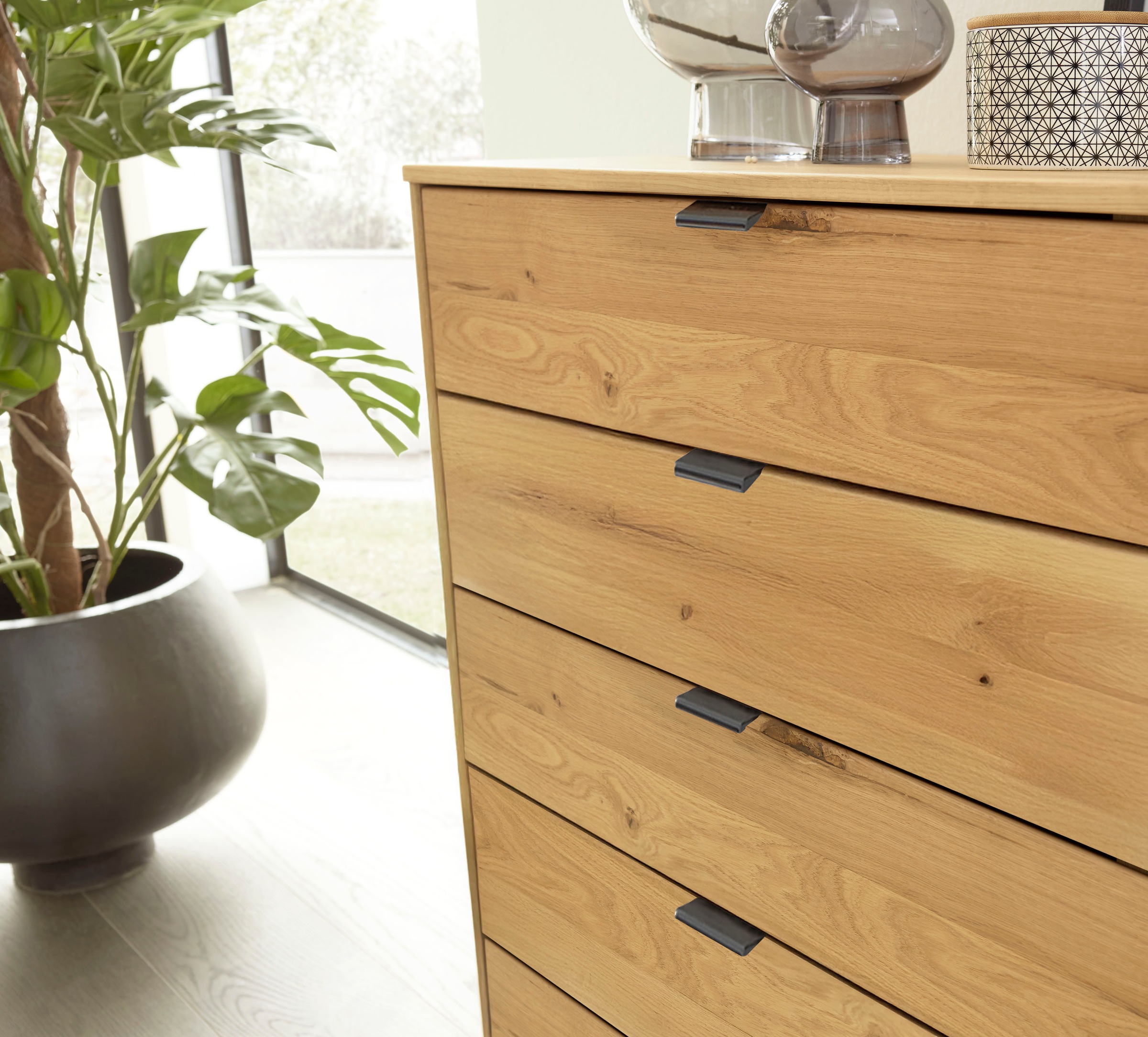 Thumbnail - WIEMANN Schubkastenkommode "Cardiff Sideboard, Wäscheschrank, teilmassiv Bianco-Eiche, Schubladen" Glas- oder Massivholz...