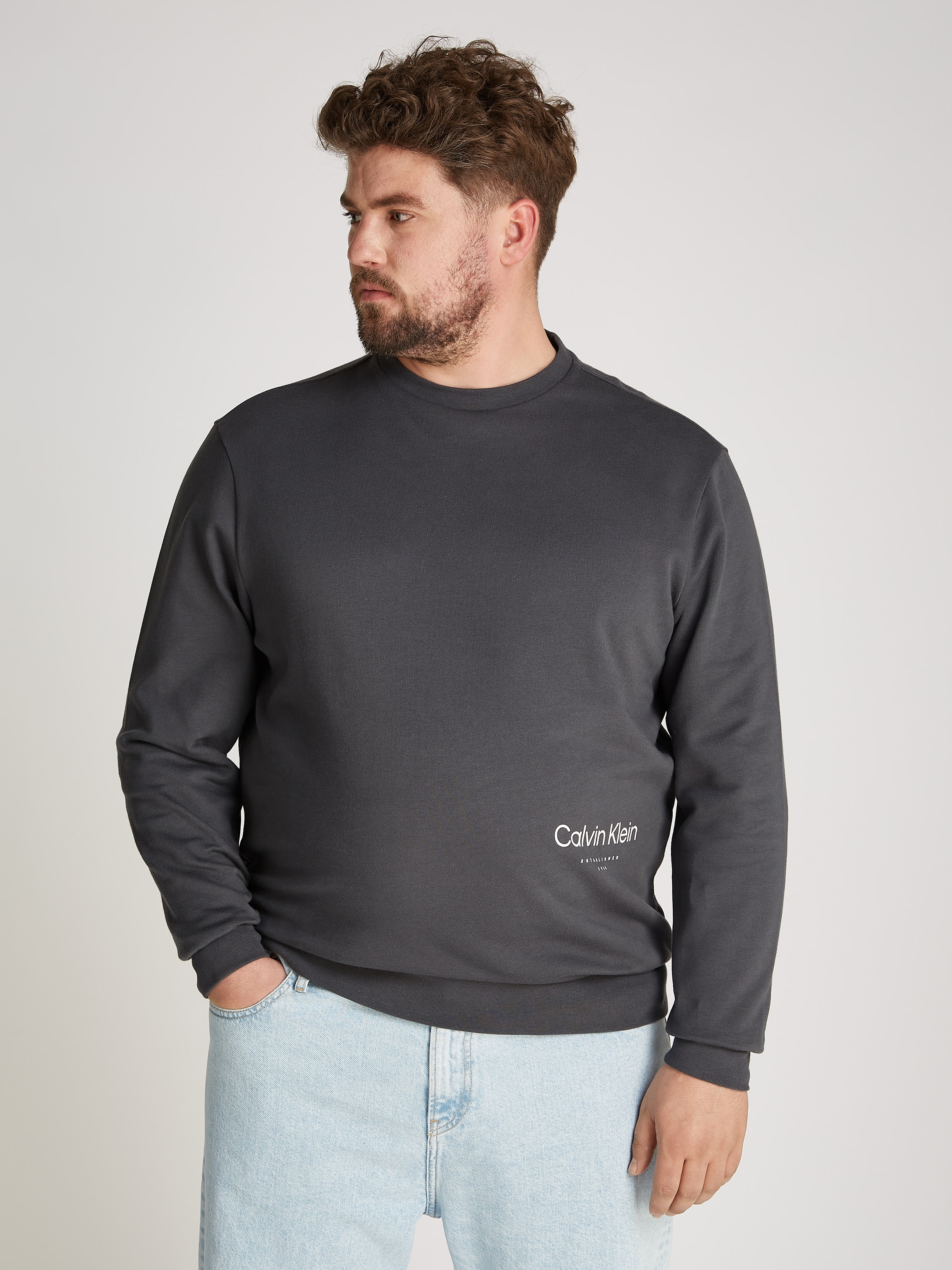 Calvin Klein Big&Tall Sweatshirt "BT OFF PLACEMENT LOGO SWEATSHIRT", in großen Größen mit Logoschriftzug