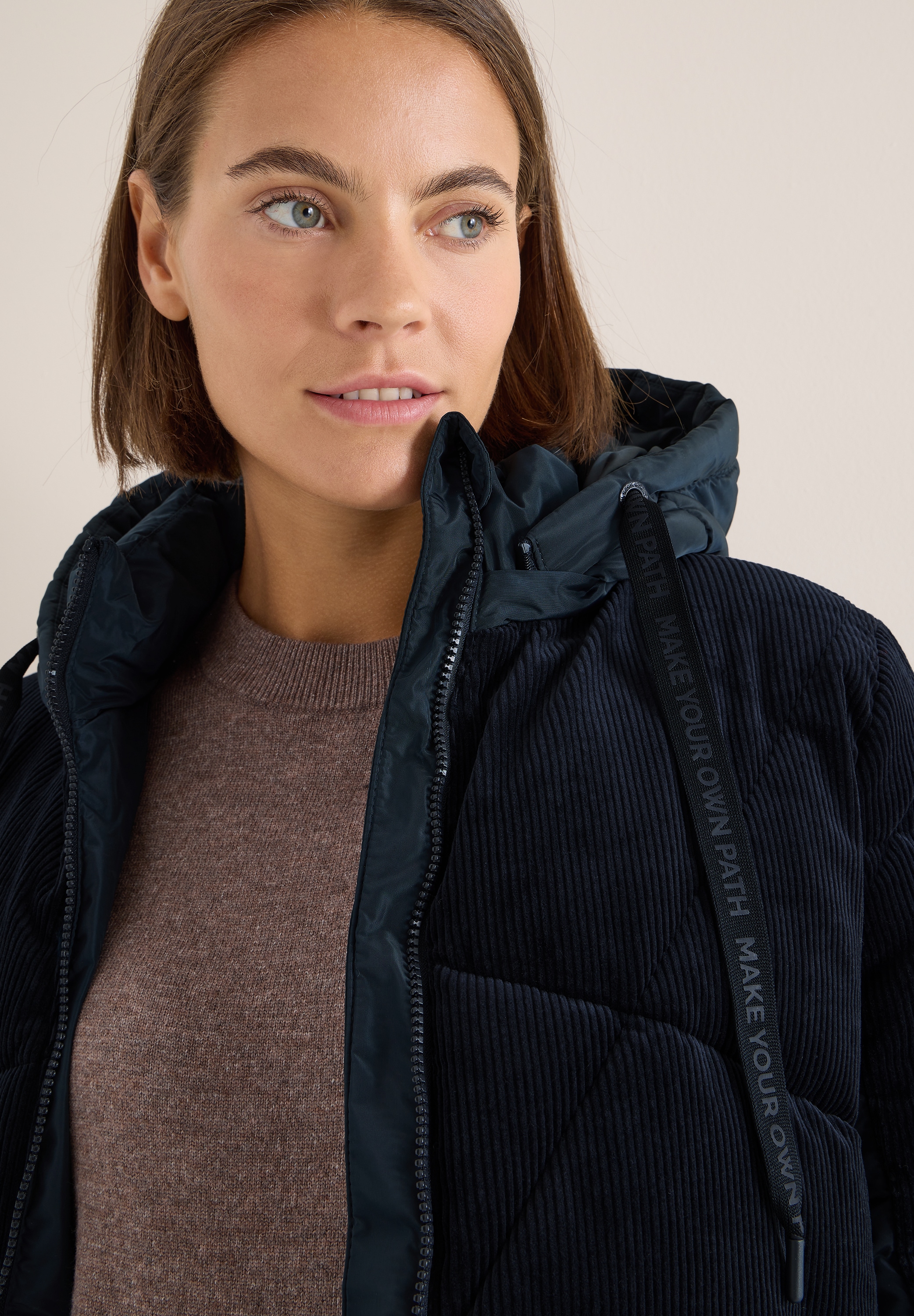 Cecil Steppjacke mit Kapuze mit Kapuze mit Tunnelzugband