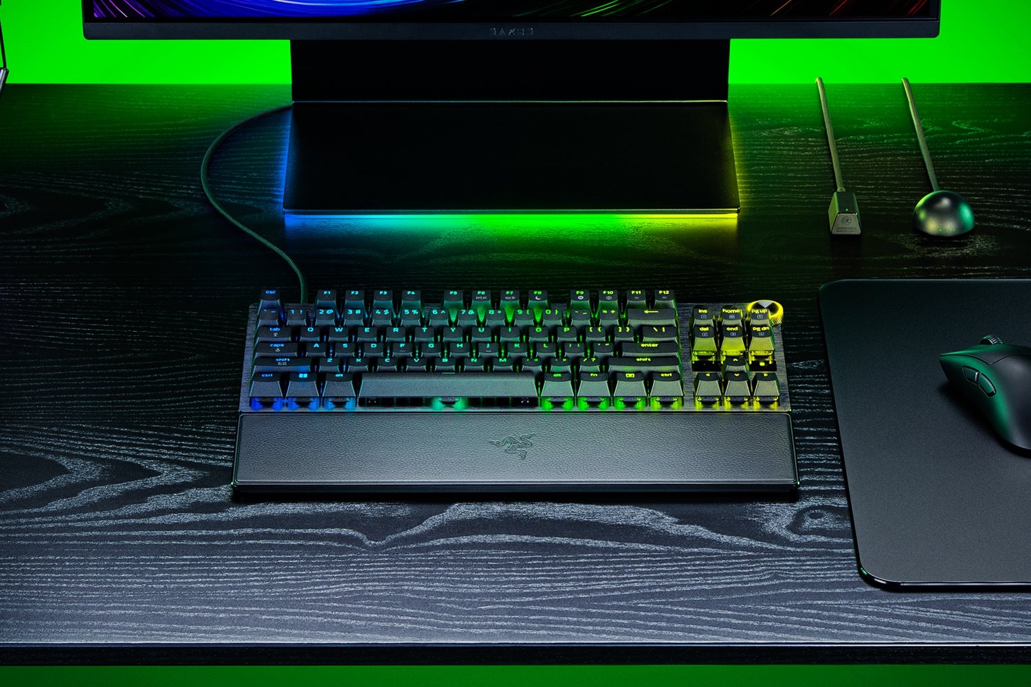 RAZER Gaming-Tastatur »Huntsman V3 Pro 8KHz Tenkeyless« (Fn-Tasten | Gaming-Modus | Handgelenkauflage | Profil-Speicher | USB-Anschluss)