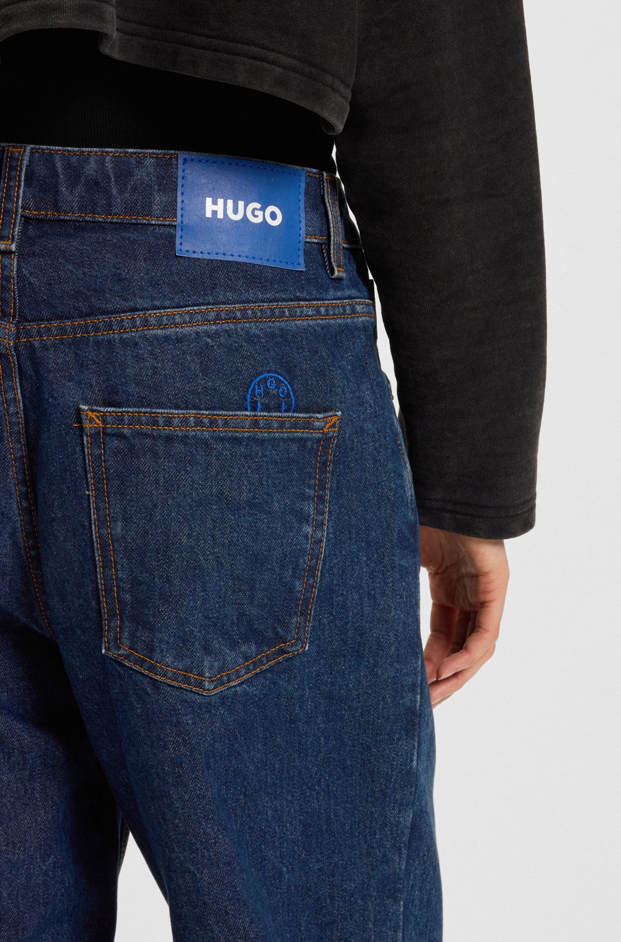 HUGO Blue Relax-fit-Jeans »Leni«, mit charakteristischer Stickerei