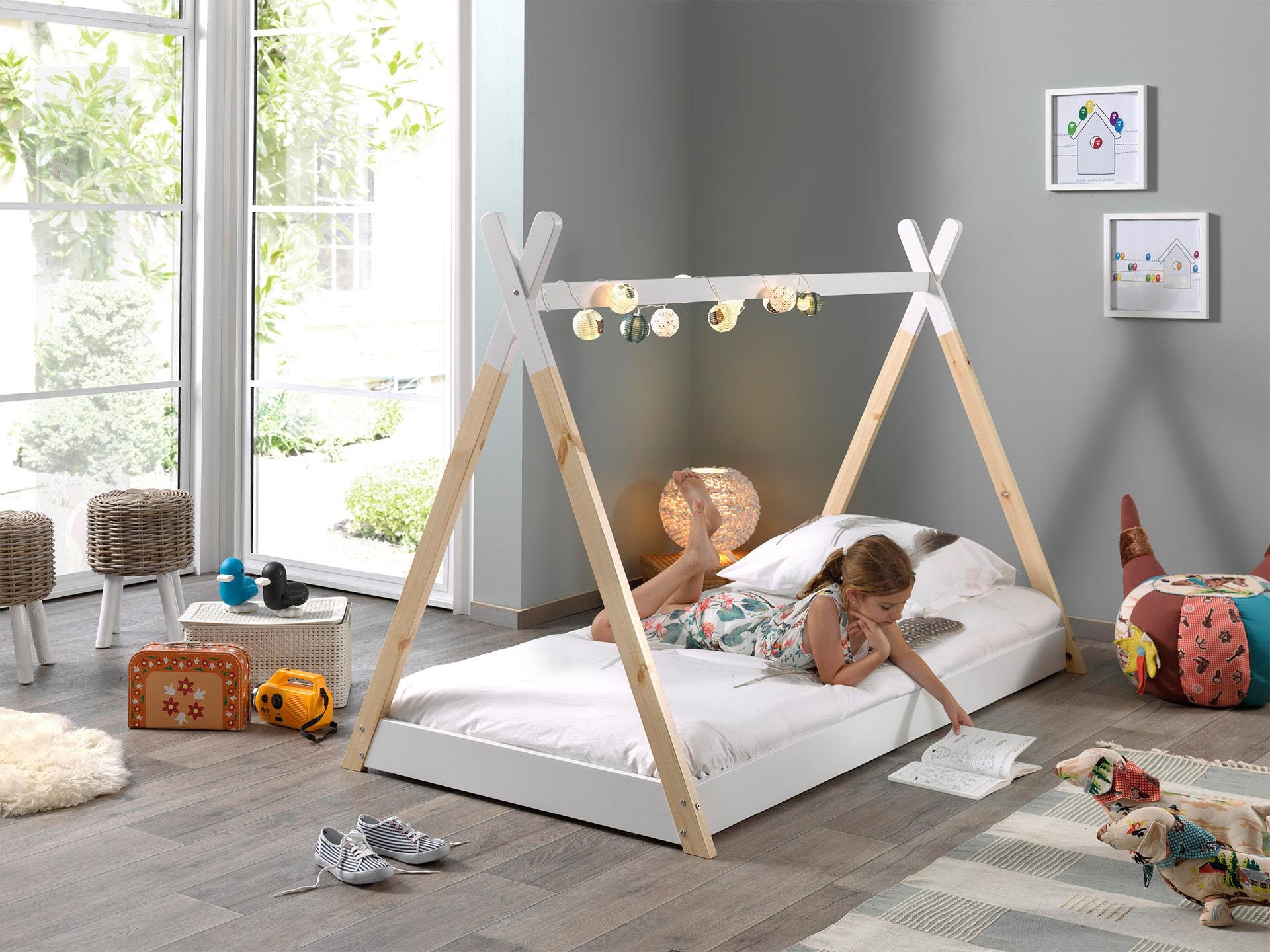 Vipack Kinderbett »Tipi, mit Querstange in Zelt-Optik, Kiefer massiv«, (inkl. Lattenrost, Bettrahmen in Weiß, 2 Größen zur Auswahl), Bodenfreiheit 1,5 cm für bessere Belüftung